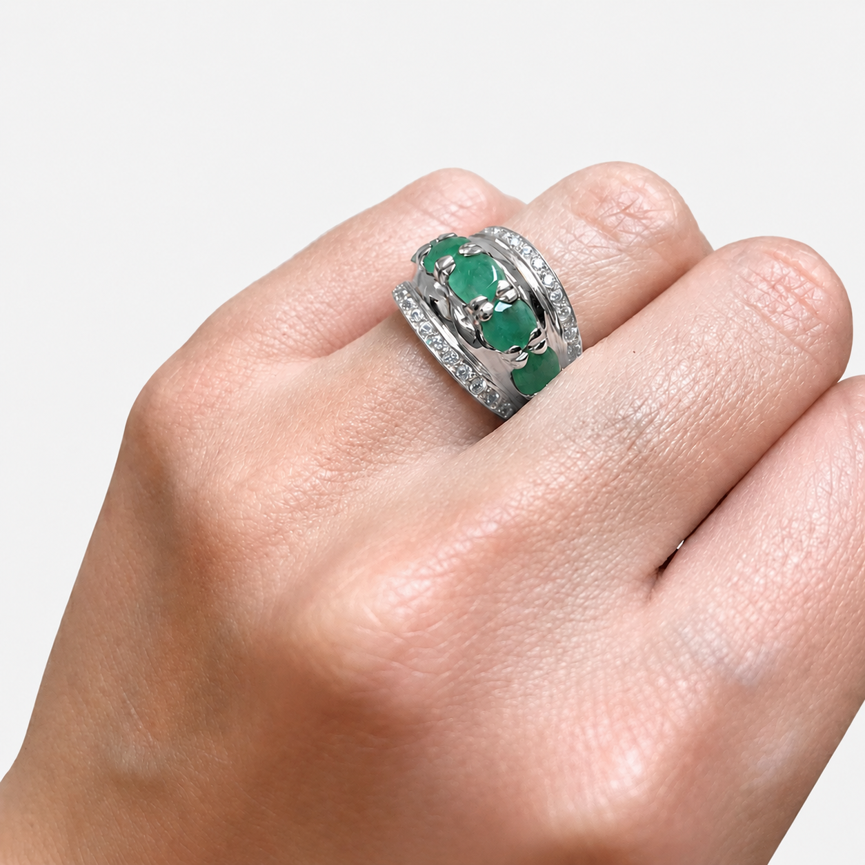 Natural Emerald Ring in 925 Sterling Silver, featuring a Round Green Emerald, ideal for birthdays and special occasions.