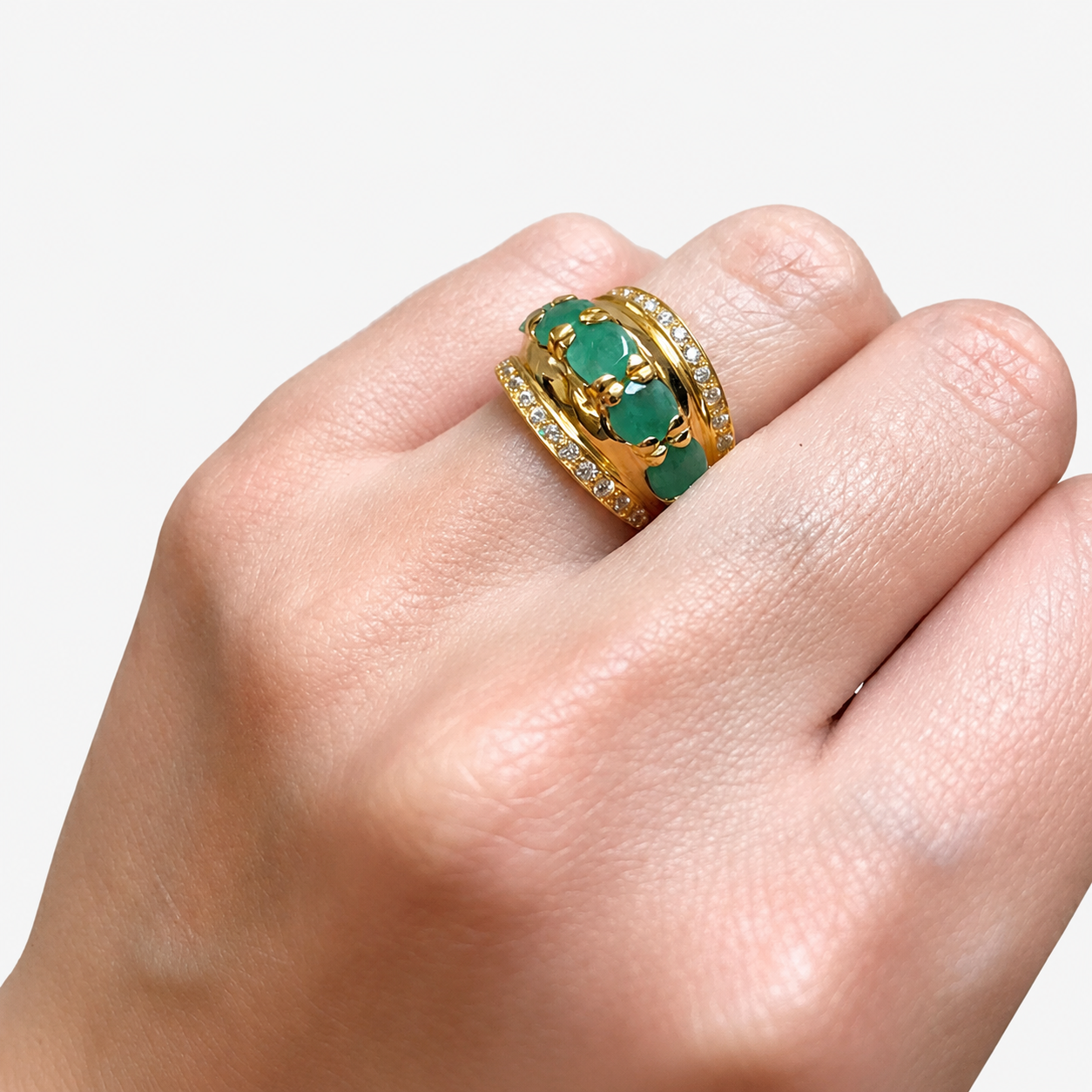 Elegant 18k Gold Vermeil Emerald Ring featuring a round natural green emerald, perfect for gifts and everyday elegance.