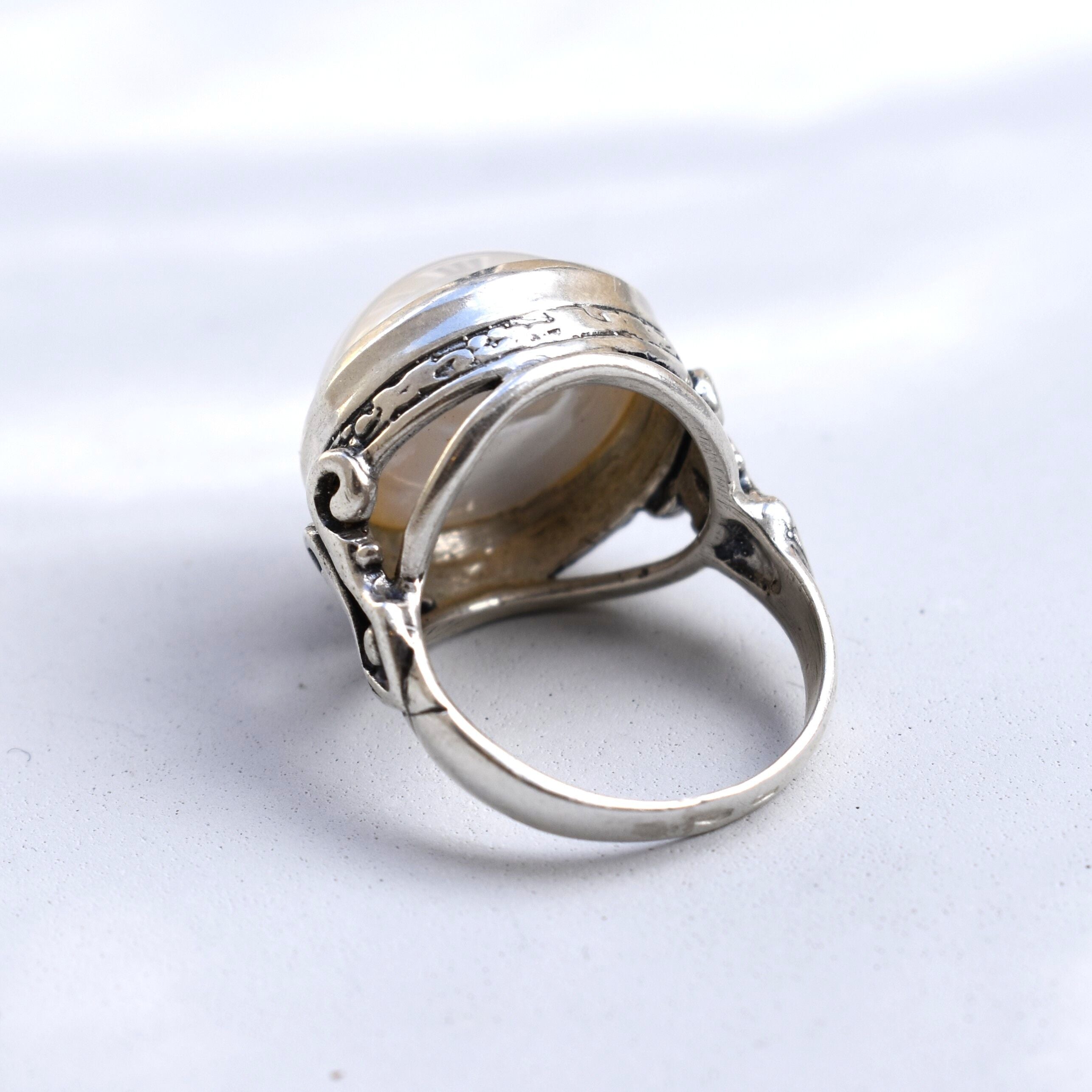 Chic Mabe Pearl Ring in 925 Sterling Silver, perfect for daily wear and as a thoughtful gift for June birthdays and special events.