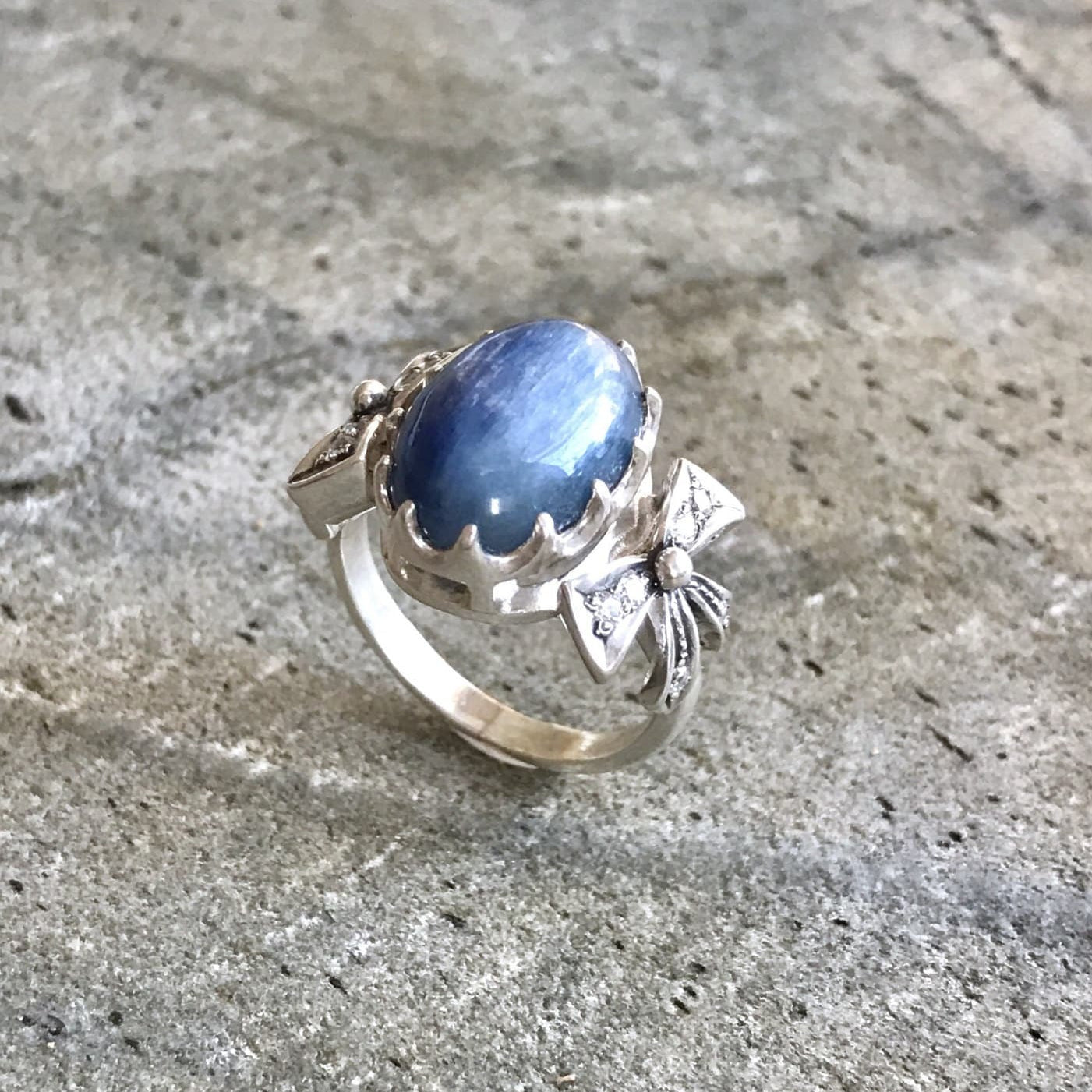 Ribbon Ring, Kyanite Ring, Blue Kyanite, Natural Kyanite, Blue Kyanite Ring, Blue Ribbon Ring, Vintage Ring, Solid Silver Ring, Kyanite