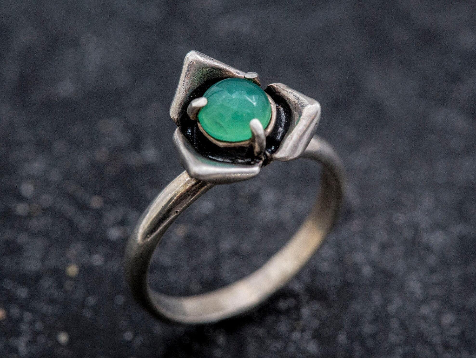 Chrysoprase Ring, Natural Chrysoprase, Rose Ring, Flower Ring, Stackable Flower Ring, Petal Ring, Vintage Silver Ring, Chrysoprase, Rose