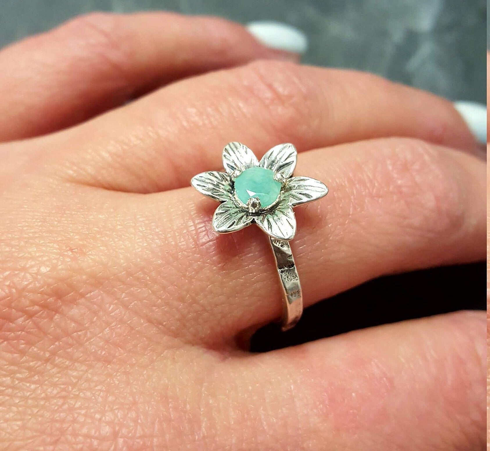 Elegant 925 Sterling Silver ring featuring a dazzling round natural emerald, perfect for May birthdays and special occasions.