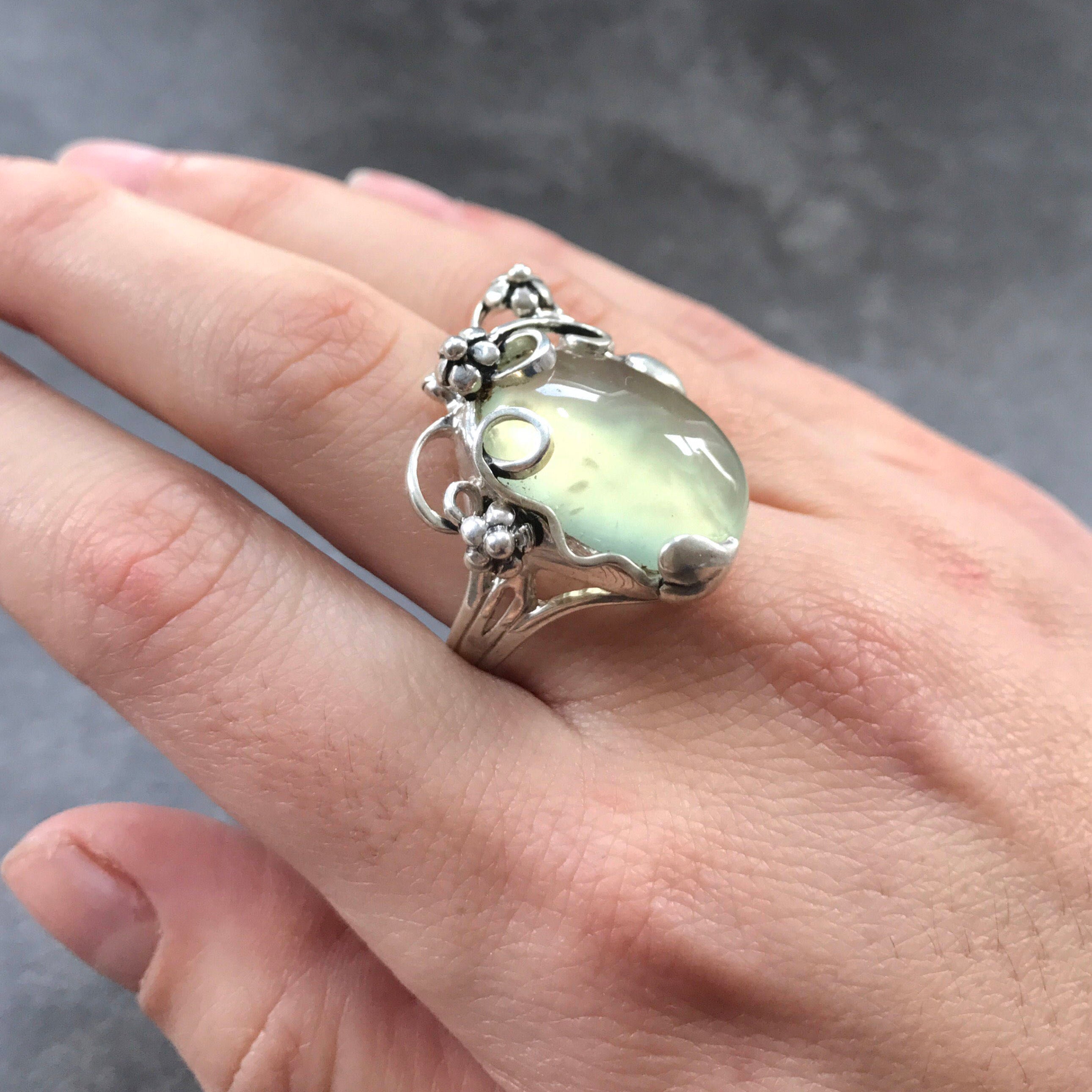 Prehnite Ring, Natural Prehnite, May Birthstone Ring, Leaf Ring, Healing Stones, Green Ring, Vintage Rings, Green Stone, Solid Silver Ring