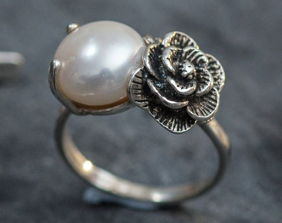 Flower Pearl Ring, White Pearl Ring, Vintage Ring, Natural Pearl, June Birthstone, Flower Ring, June Ring, Bridal Pearl Ring, White Pearl