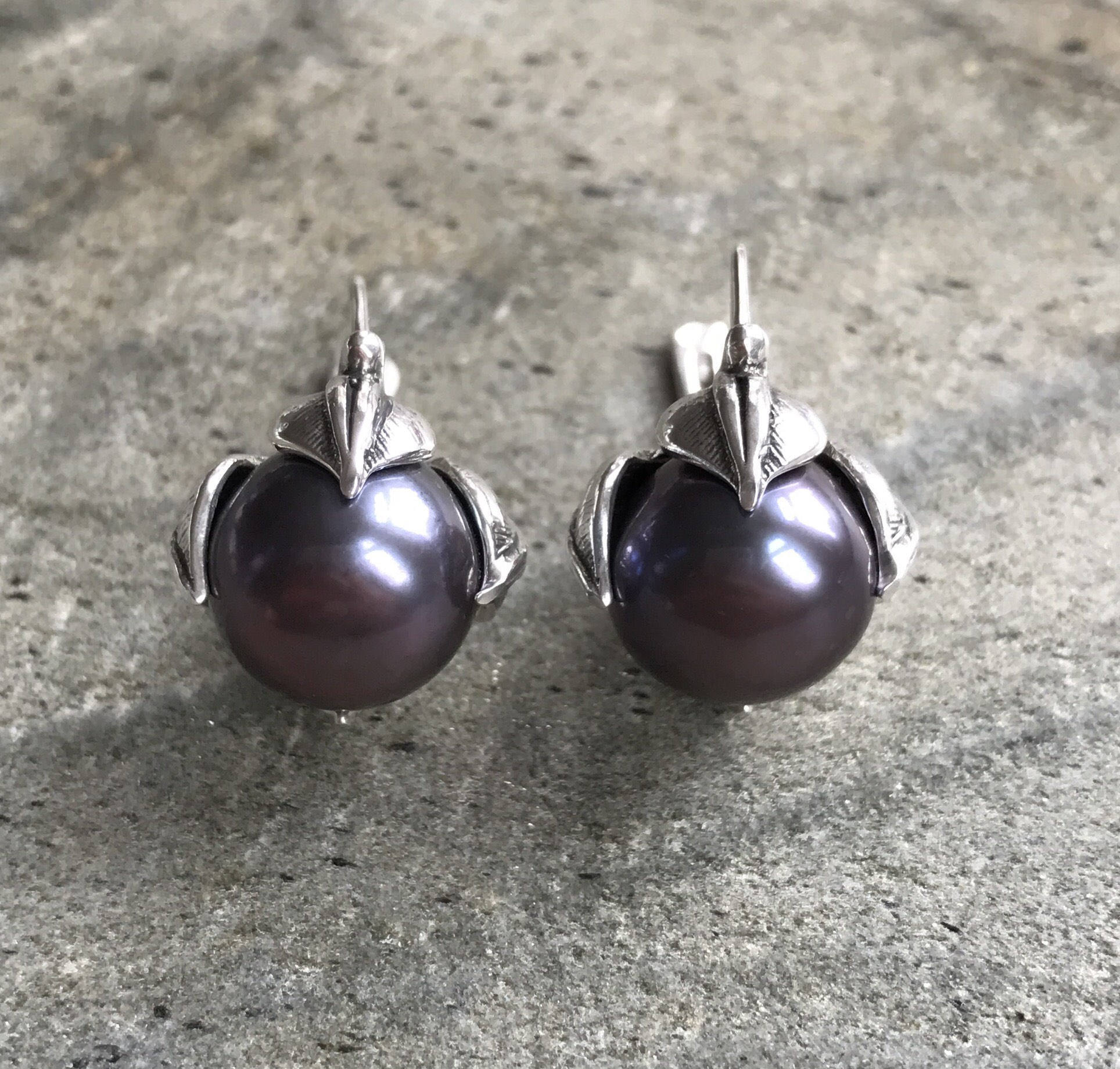 Leaf Earrings, Black Pearl Earrings, Natural Pearl, Natural Pearl Earrings, Flower Pearl Earrings, June Birthstone, Solid Silver, Pearls