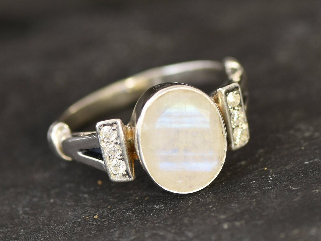 Moonstone Ring, Natural Rainbow Moonstone, Promise Ring, Solitaire Ring, Antique Ring, 3 Carat Ring, White Vintage Ring, Solid Silver Ring