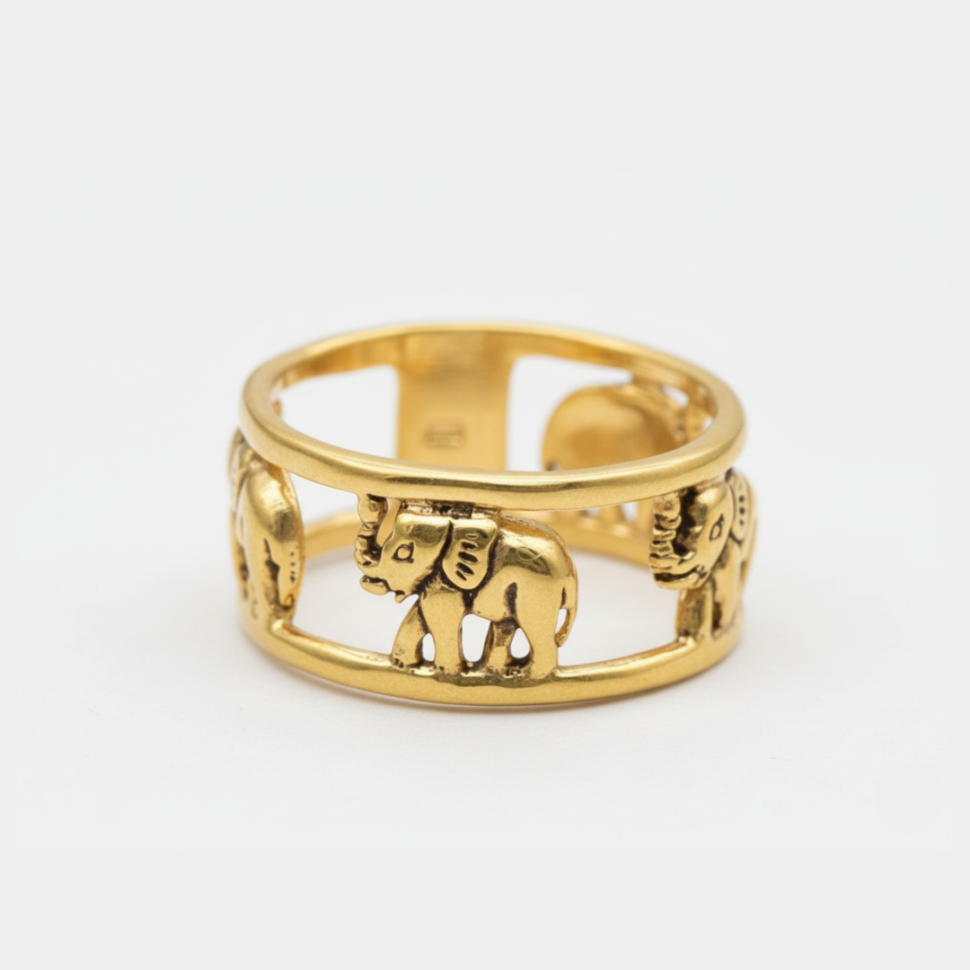 Elegant Gold Buddhist Ring in 18k Gold Vermeil, a beautiful symbol of spirituality, ideal for everyday elegance and special gifts.