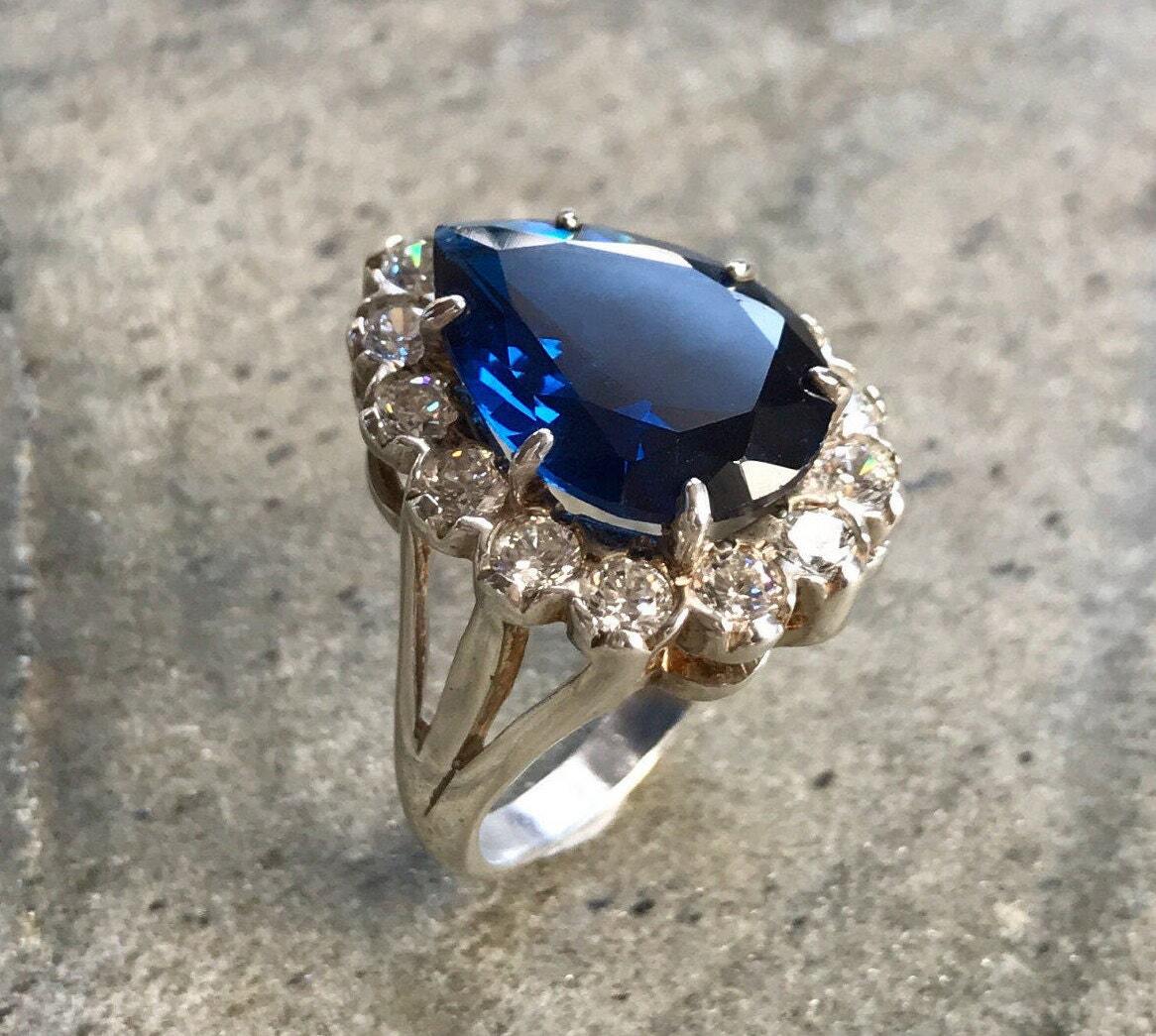 Blue Sapphire Pear Shaped Ring. Teardrop Ring. September