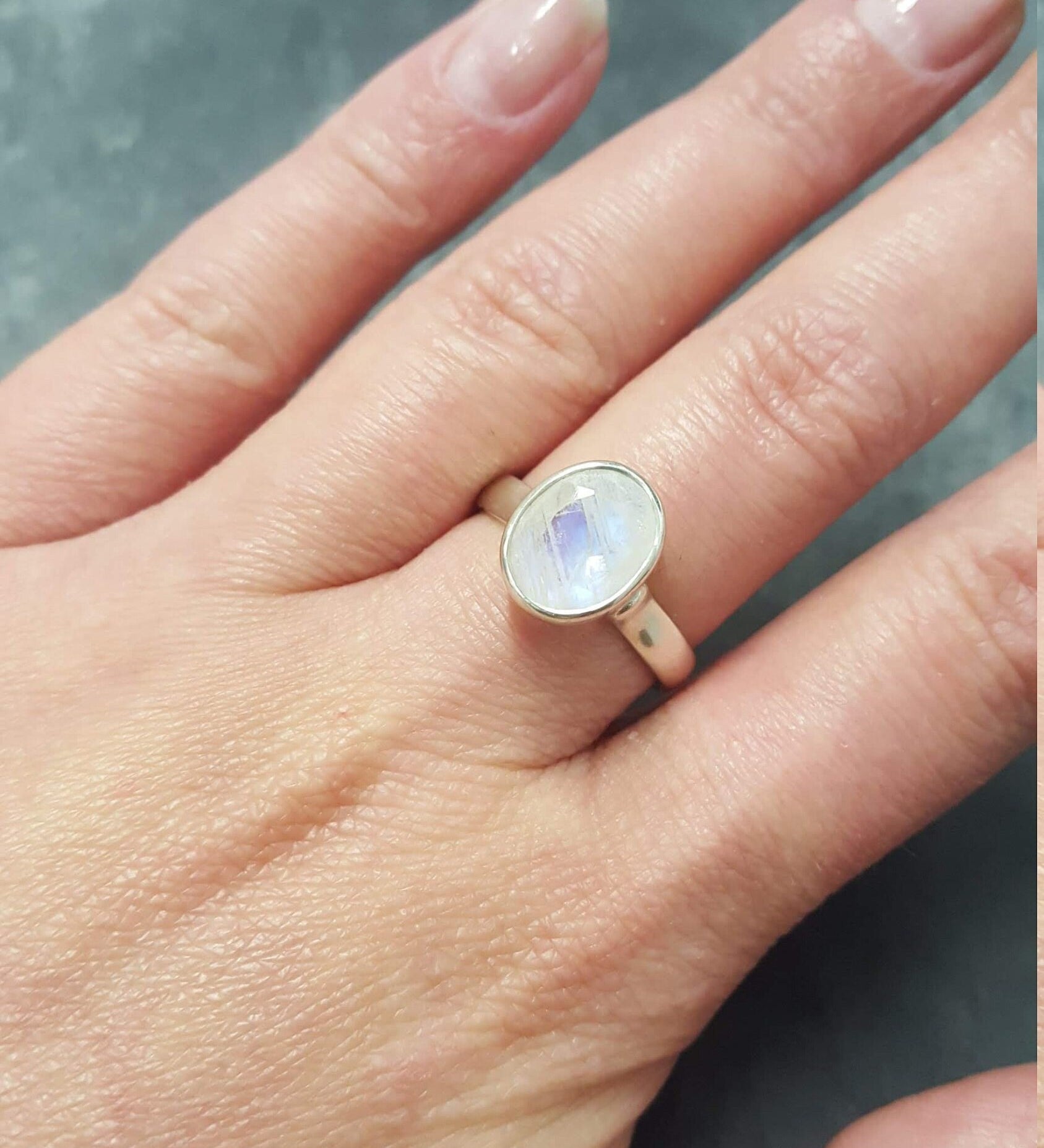 Moonstone Ring, Natural Moonstone, Promise Ring, June Birthstone, Solitaire Ring, White Flashy Ring, Rainbow Moonstone, Solid Silver Ring