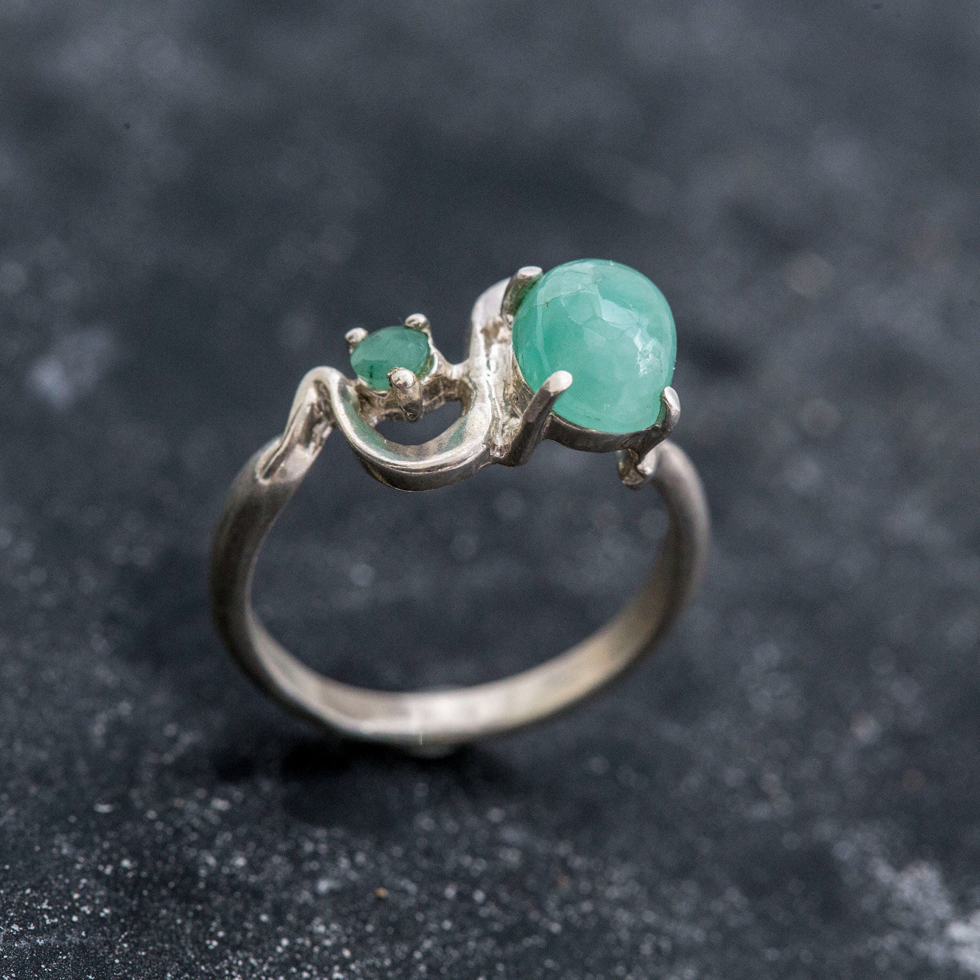 Stylish 925 Sterling Silver Ring featuring a stunning Oval Natural Emerald, a beautiful May birthstone for loved ones.
