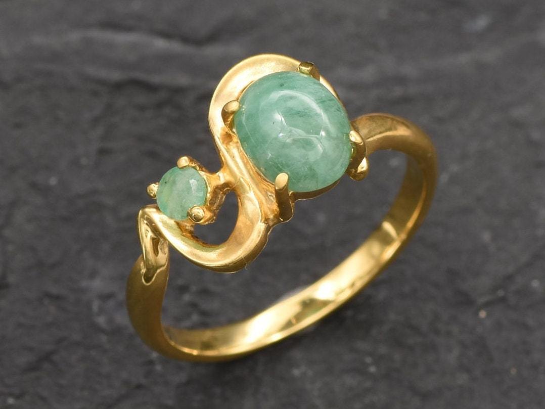 Natural Emerald Ring made in 18k Gold Vermeil with Oval Natural Green Emerald in Prong setting, May Birthstone gift idea, symbolizes growth, harmony, and deep emotional healing, ideal for everyday wear and perfect for birthday gifting and special occasions.