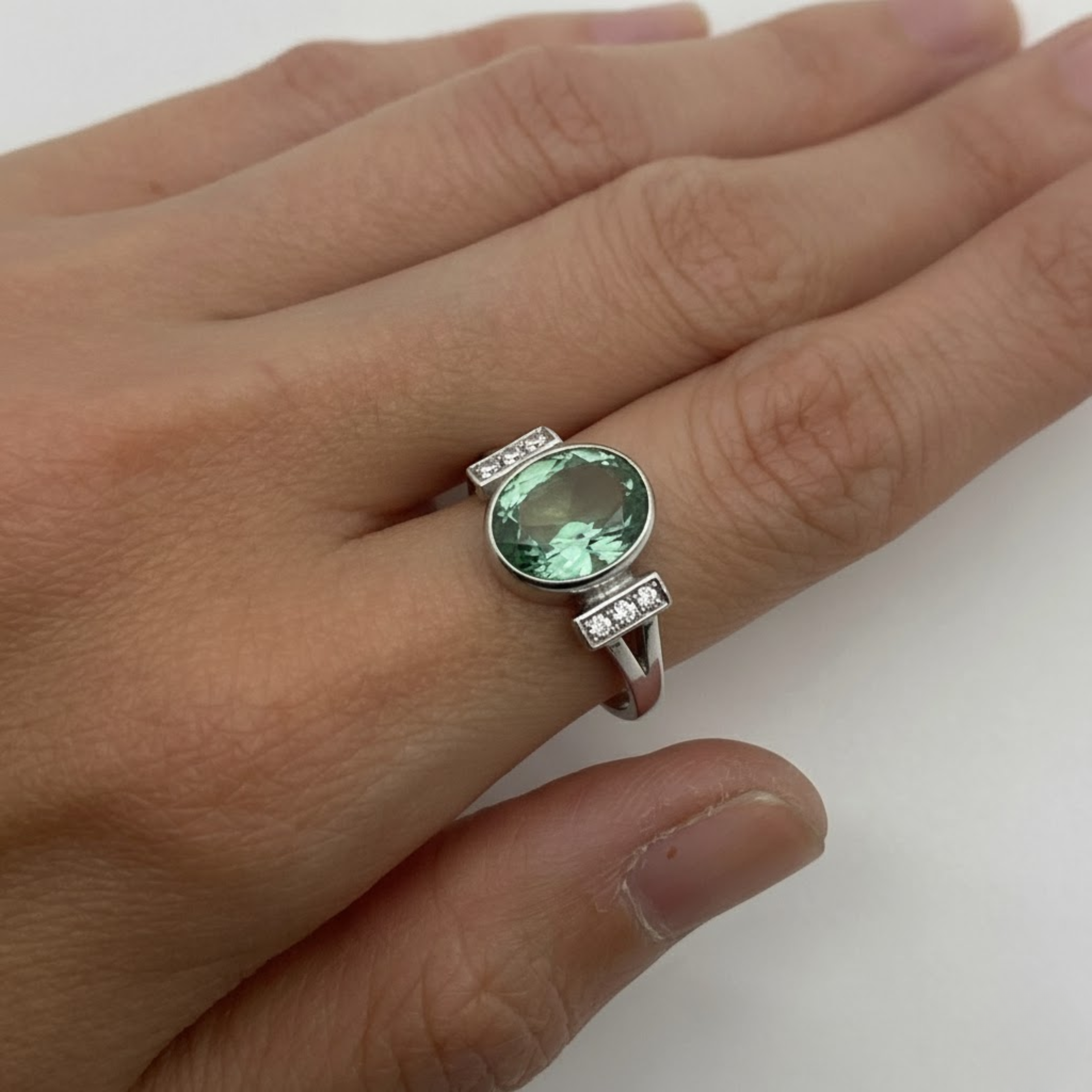 Created Emerald Ring in 925 Sterling Silver with Mint Emerald, ideal for May birthdays and special occasions.
