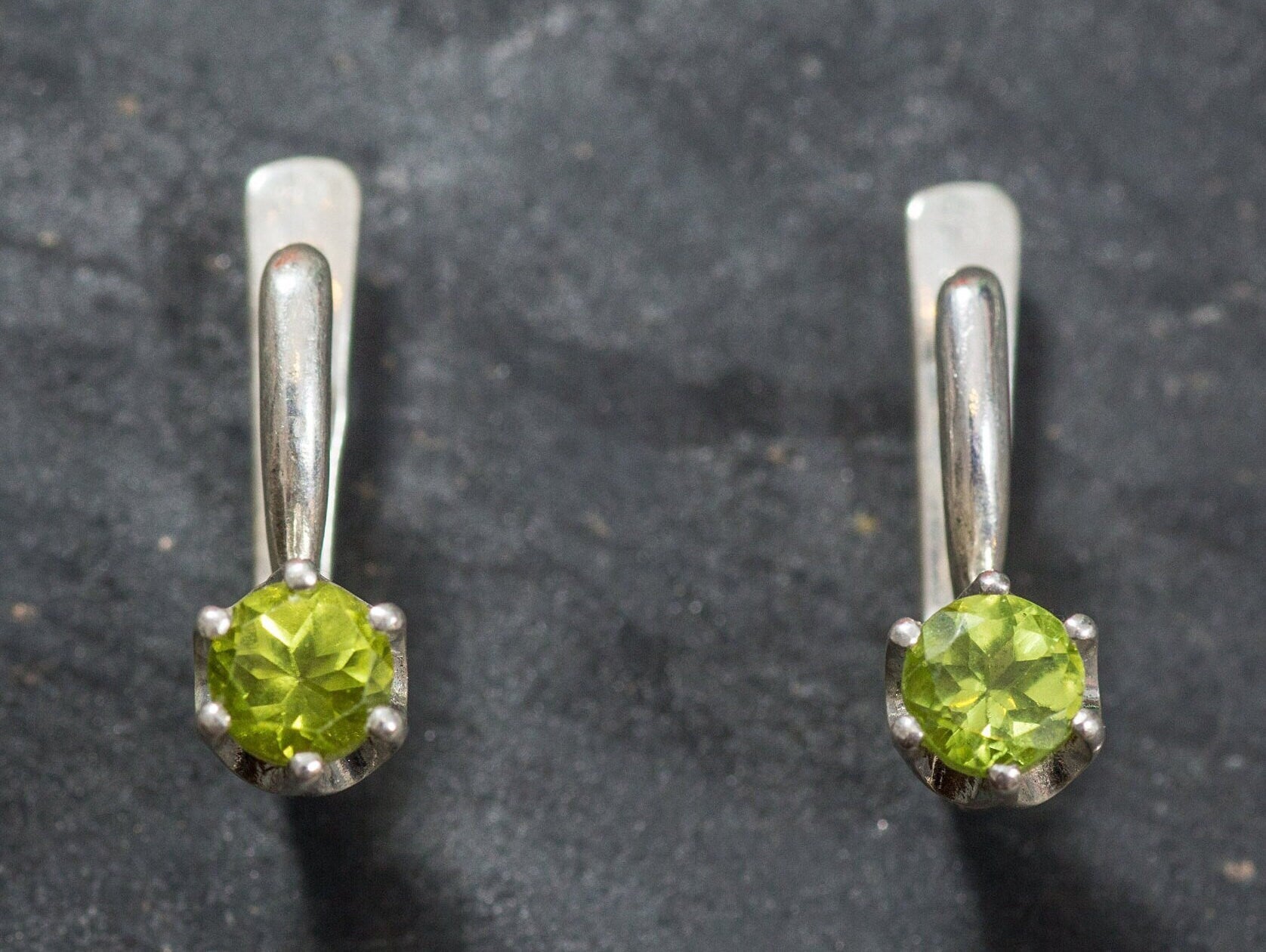 Peridot Earring, Natural Peridot, Green Dainty Earring, August Birthstone, Green Diamond Earring, August Earring, Solid Silver Earring