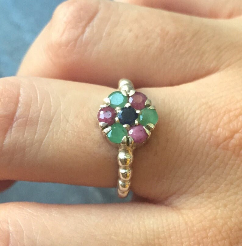 Cluster setting 925 Sterling Silver ring featuring a Round Natural Blue Sapphire, perfect for everyday wear or special occasions.