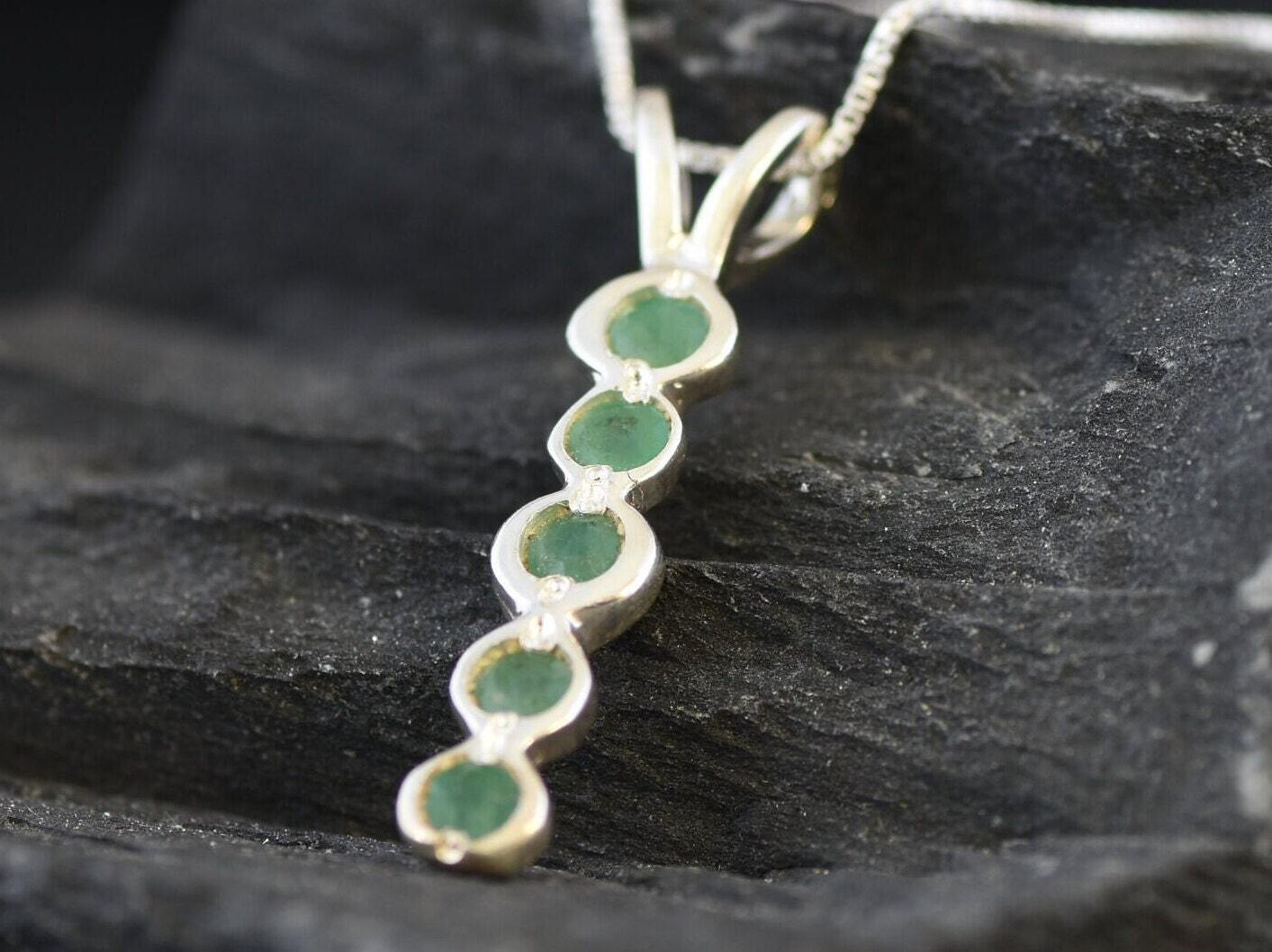 Emerald Pendant, Natural Emerald, May Birthstone, Bubble Pendant, Line Pendant, Vertical Pendant, Vintage Pendant, Emerald Necklace, Silver