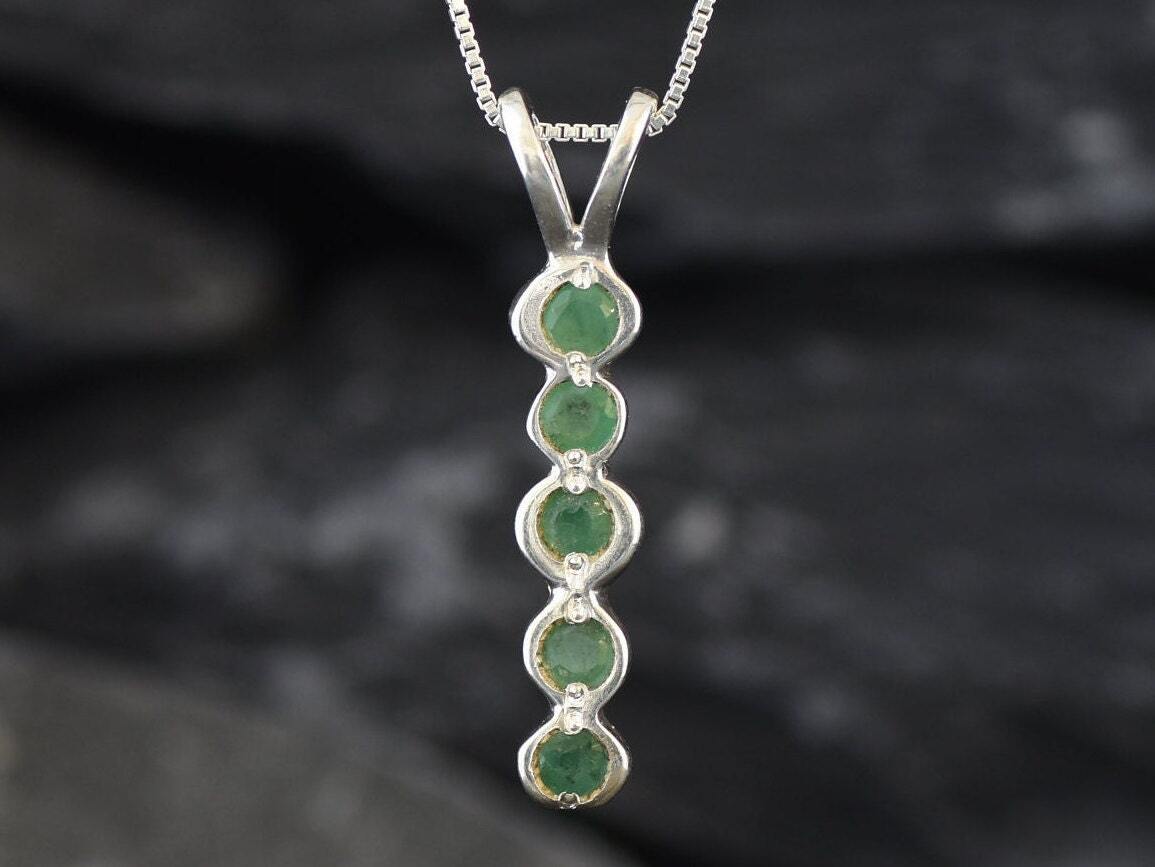 Emerald Pendant, Natural Emerald, May Birthstone, Bubble Pendant, Line Pendant, Vertical Pendant, Vintage Pendant, Emerald Necklace, Silver