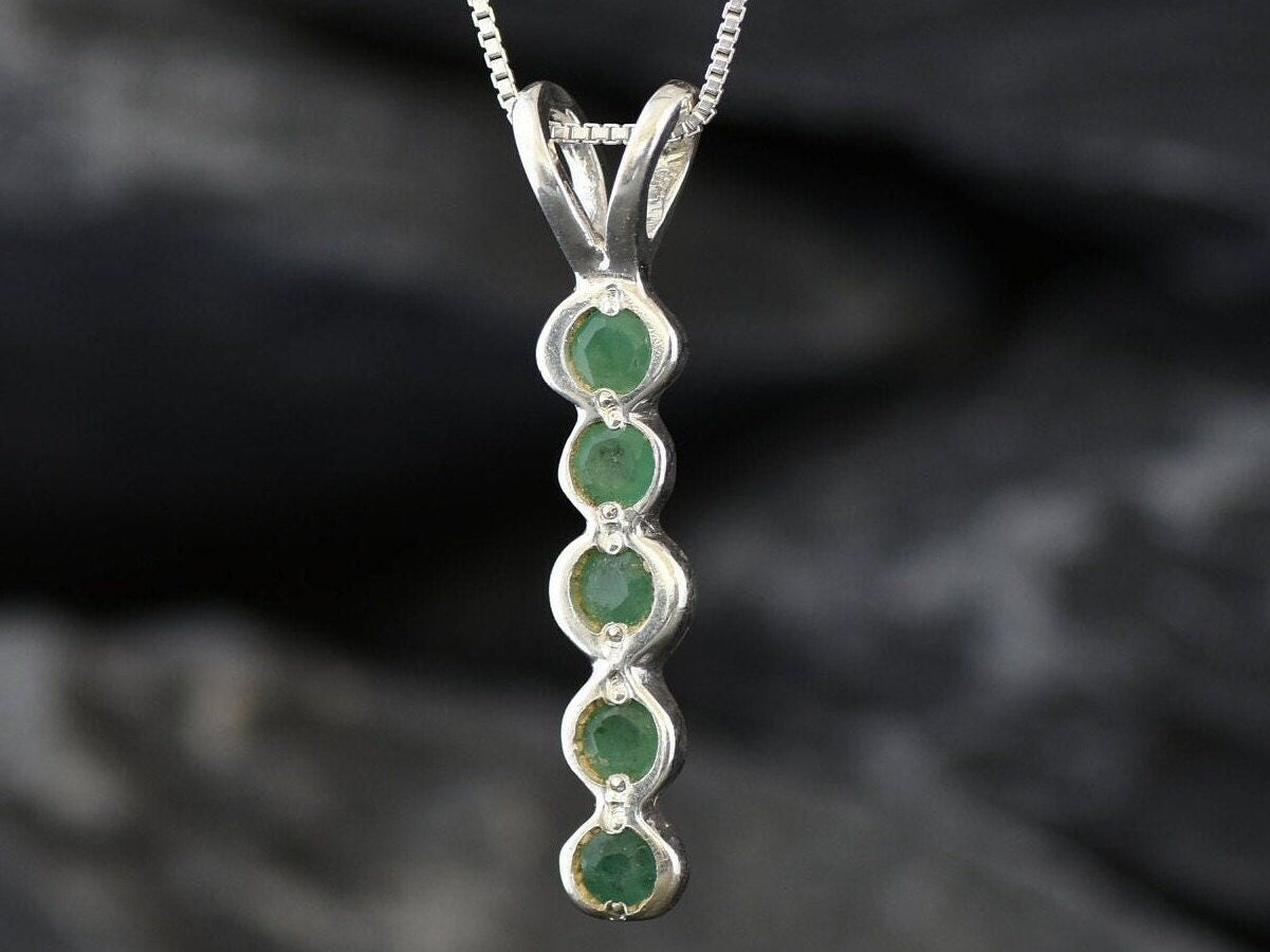 Emerald Pendant, Natural Emerald, May Birthstone, Bubble Pendant, Line Pendant, Vertical Pendant, Vintage Pendant, Emerald Necklace, Silver