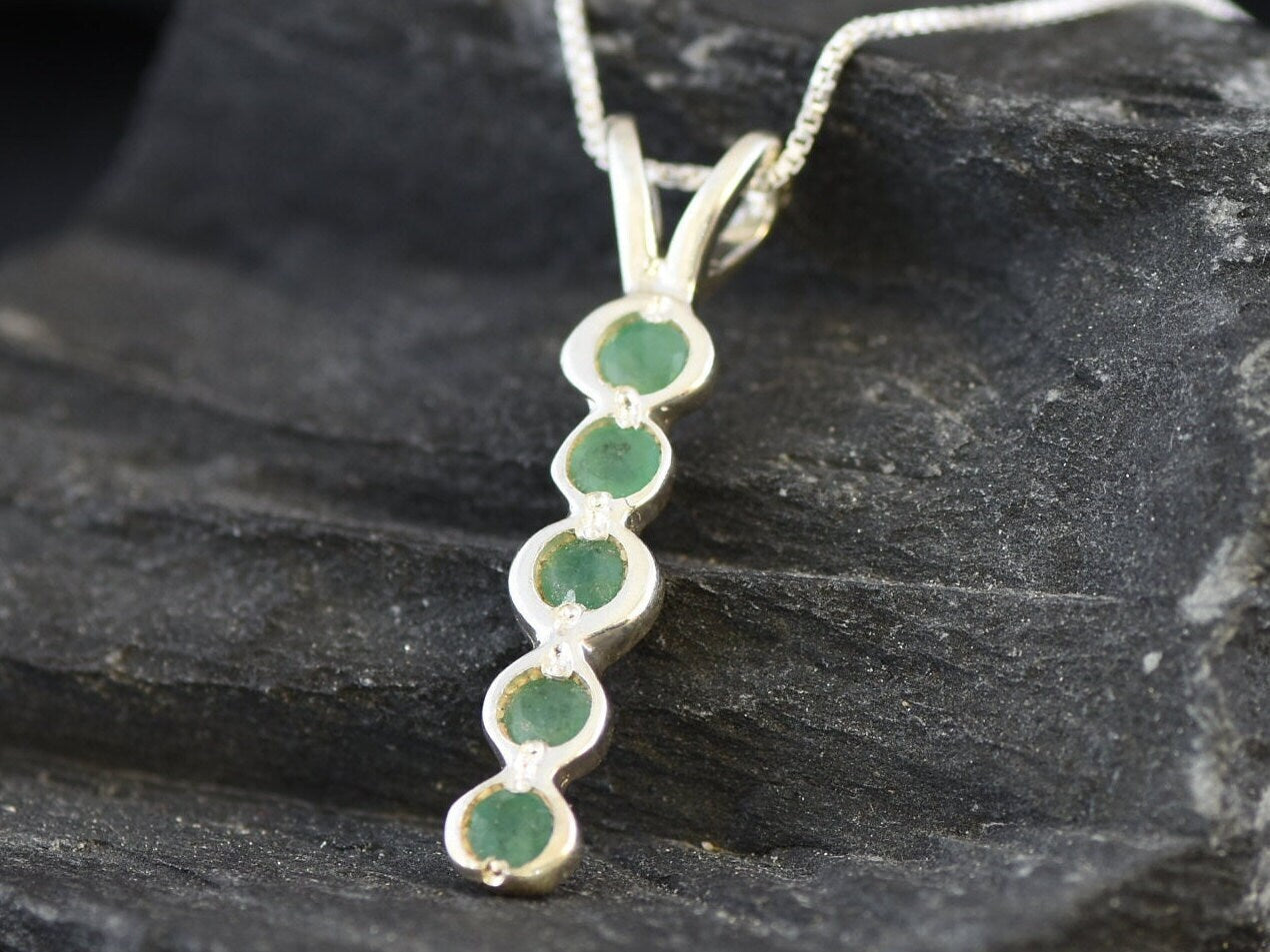 Emerald Pendant, Natural Emerald, May Birthstone, Bubble Pendant, Line Pendant, Vertical Pendant, Vintage Pendant, Emerald Necklace, Silver