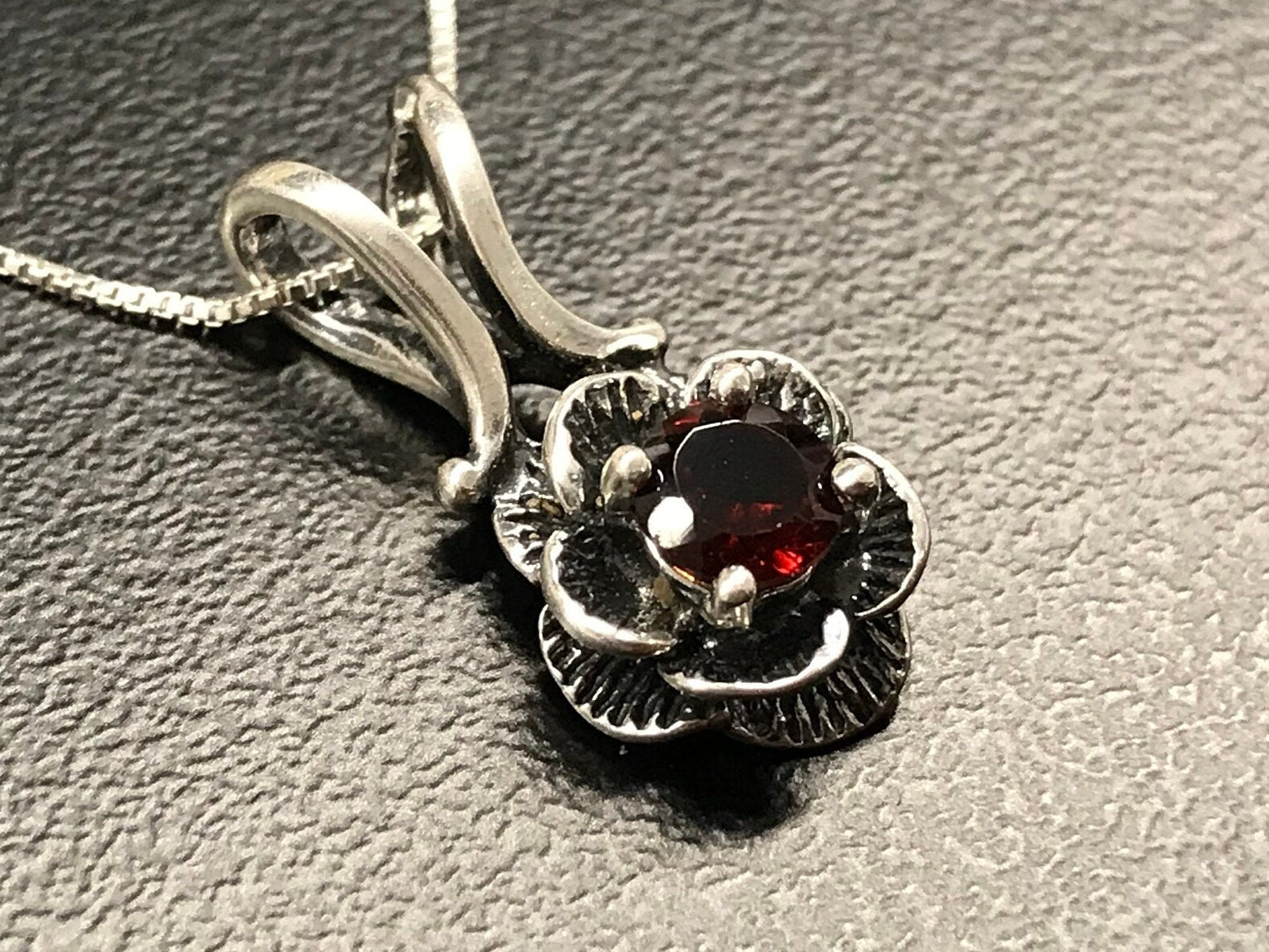 Garnet Flower Pendant, Natural Garnet, Red Vintage Pendant, Rose Pendant, Red Flower Pendant, Red Dainty Pendant, Solid Silver Pendant