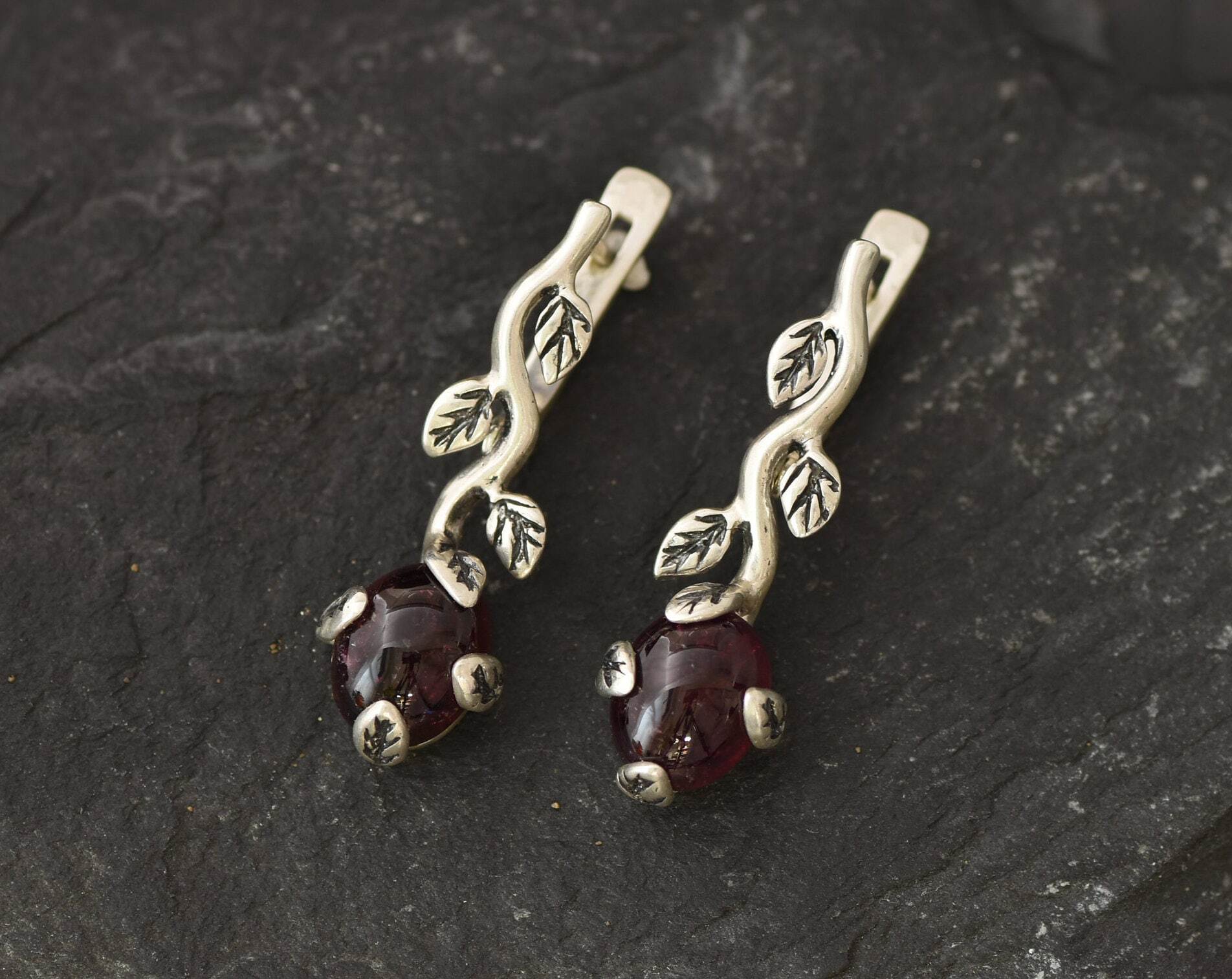 Garnet Earrings, Natural Garnet, January Birthstone, Flower Earrings, Vintage Earrings, Red Earrings, Silver Earrings, 925 Silver, Garnet