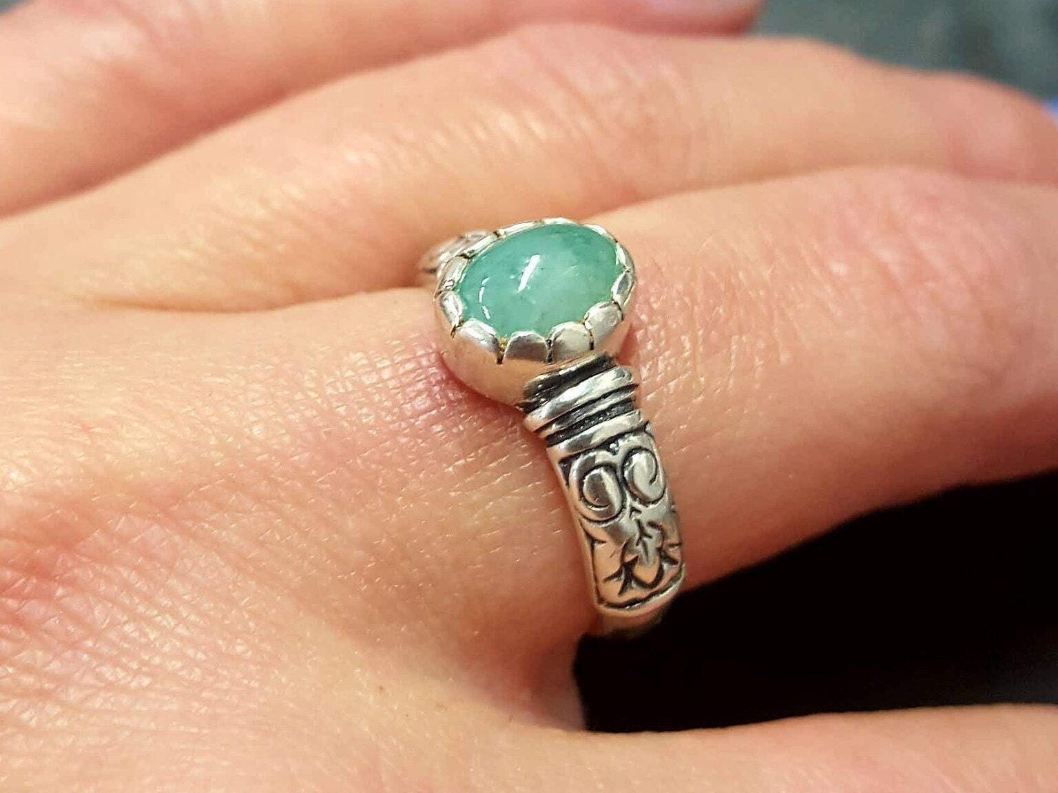 Natural Emerald Ring in 925 Sterling Silver, featuring an Oval Green Emerald—perfect for May birthdays and special occasions.