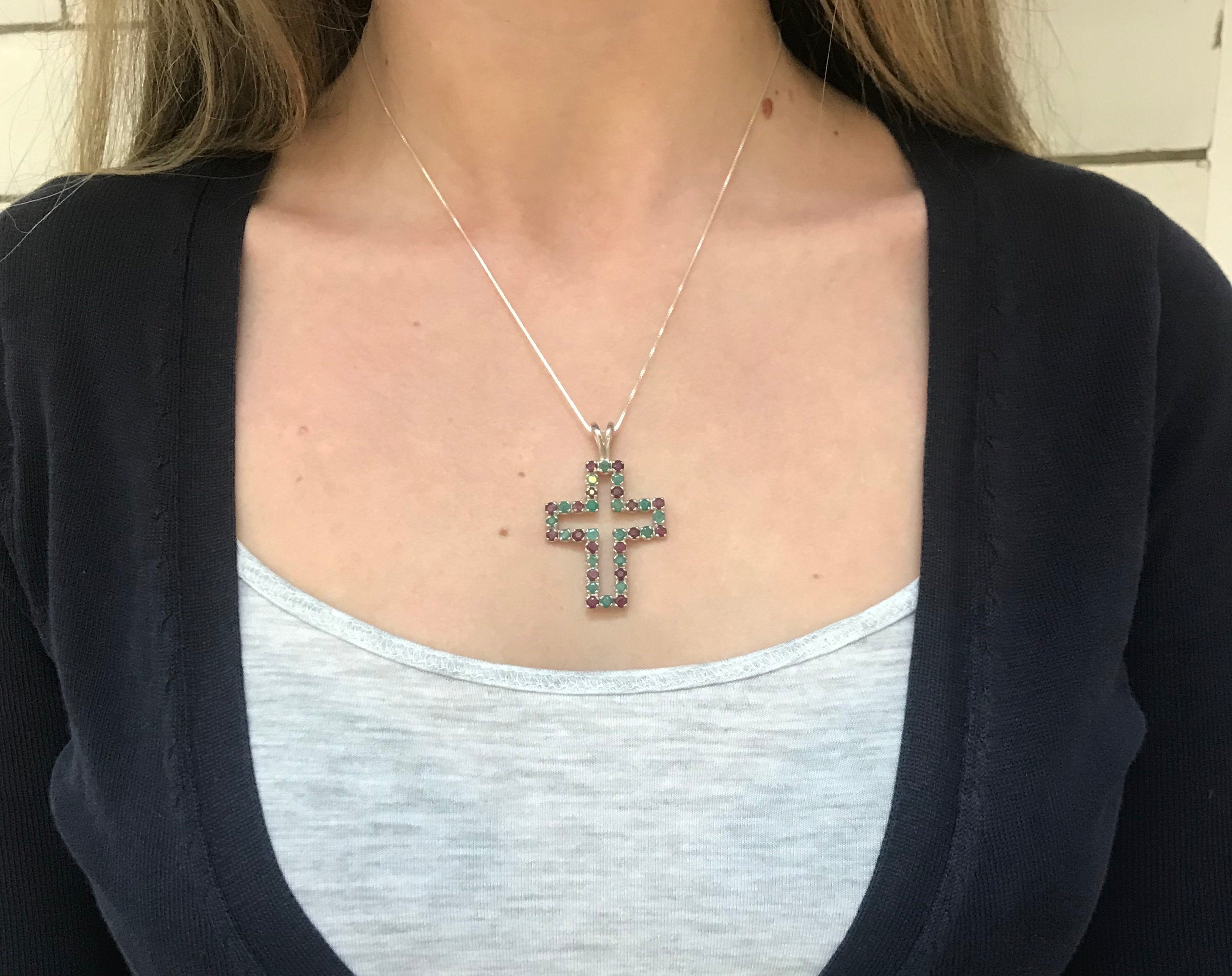 Elegant 925 Sterling Silver Natural Emerald Pendant, celebrating May birthdays and symbolizing growth and harmony. Perfect gift!