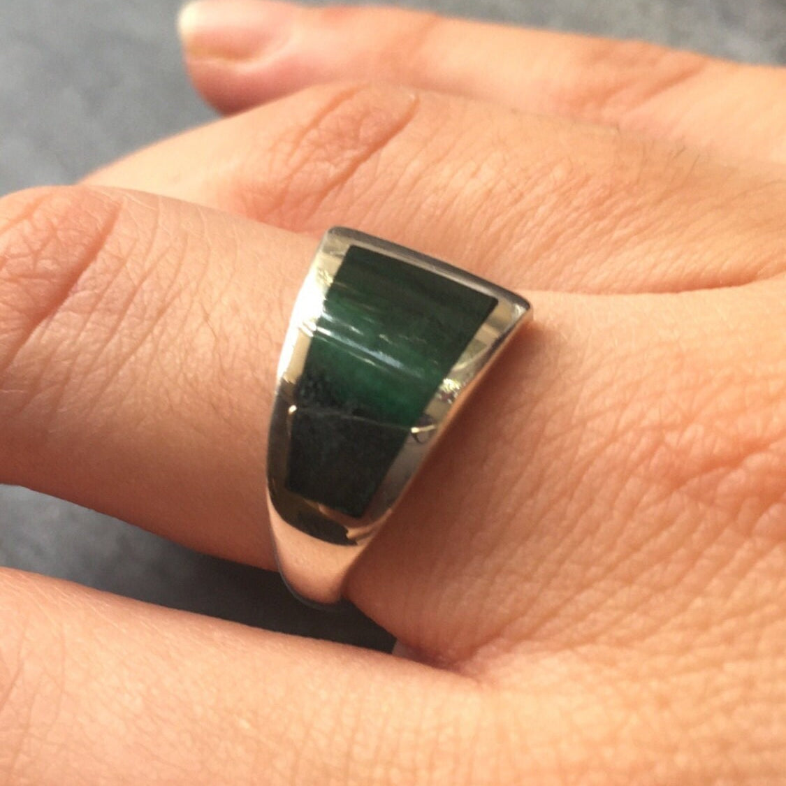 Elegant Created Emerald Ring in 925 Sterling Silver, perfect for May birthdays and everyday elegance.