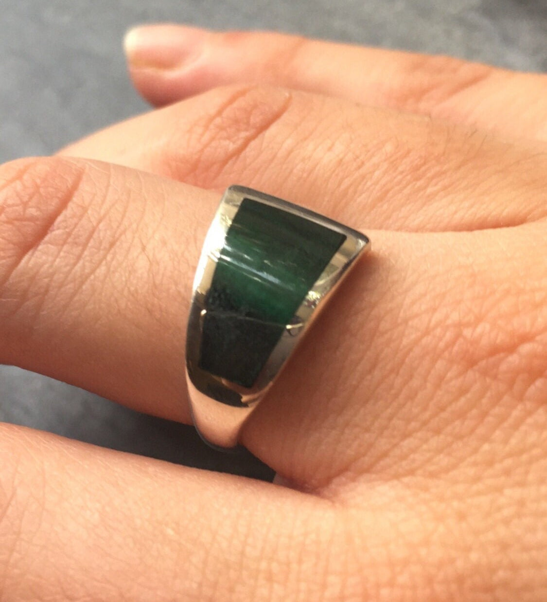 Elegant Created Emerald Ring in 925 Sterling Silver, perfect for May birthdays and everyday elegance.