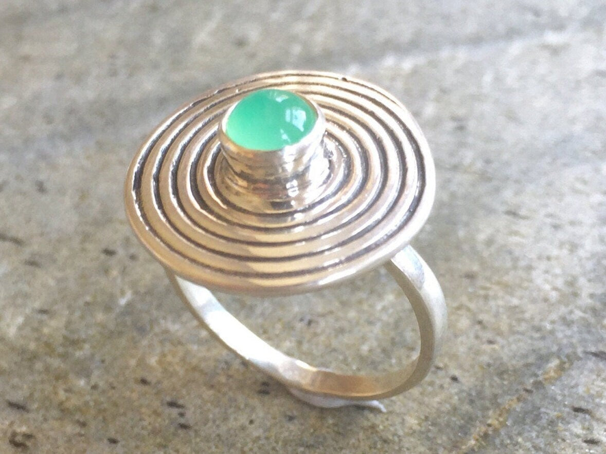 Chrysoprase Ring, Australian Chrysoprase, Natural Chrysoprase, Silver Infinity Ring, May Birthstone, Round Silver Ring, Solid Silver Ring