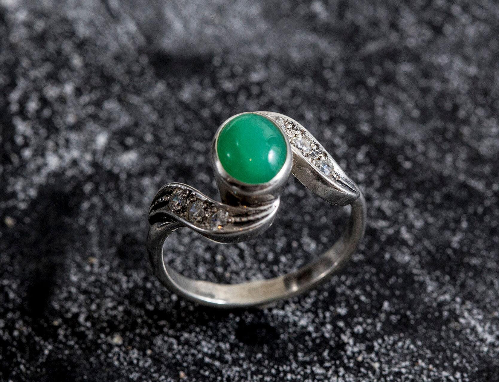 Natural Chrysoprase Ring, Real Chrysoprase, Vintage Green Ring, May Birthstone Ring, Vintage Silver Ring, Green Chrysoprase, Green Ring