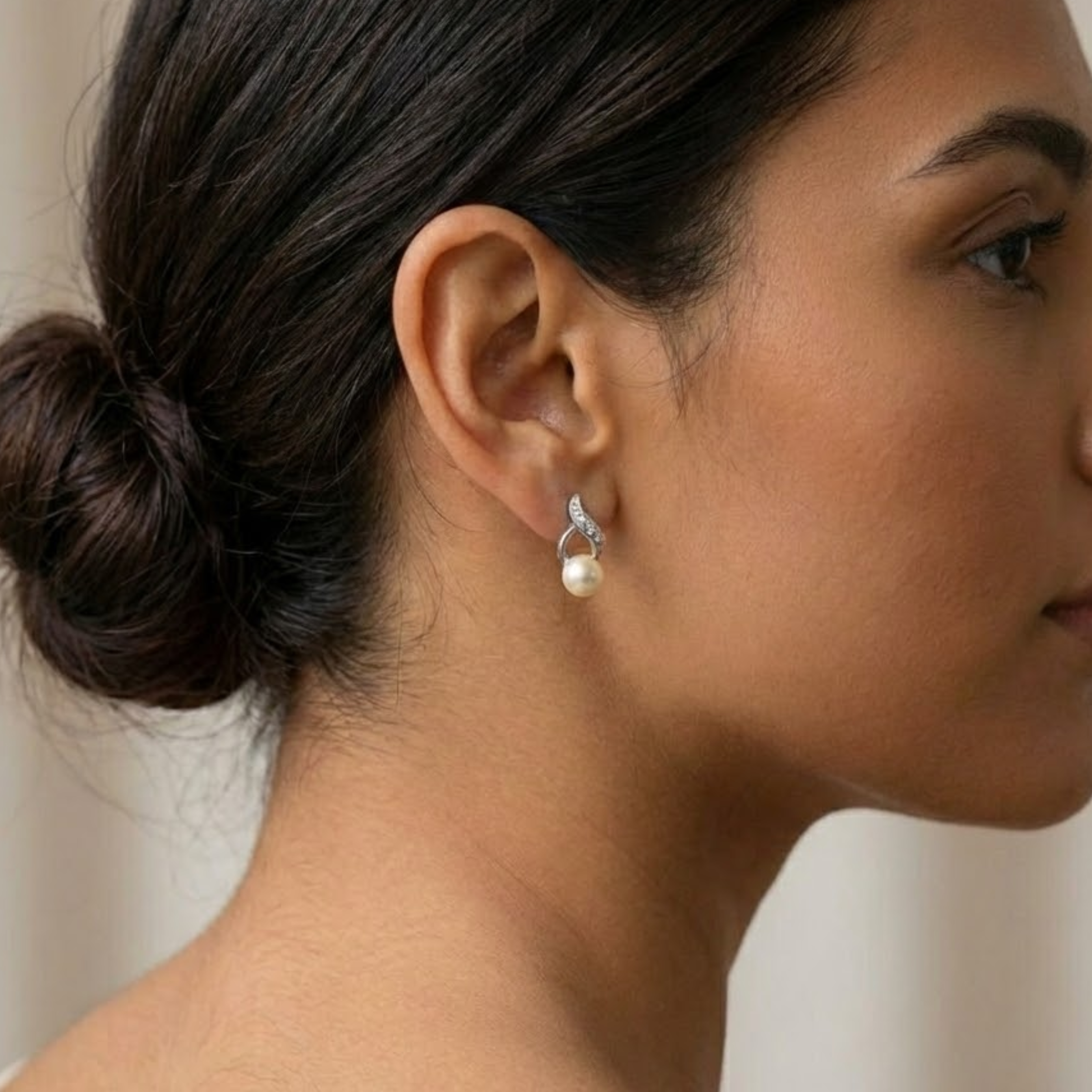 Ideal gifting ideas, Adina Stone Jewelry comes in a luxury cardboard box ready for gifting, green sustainable jewelry box.