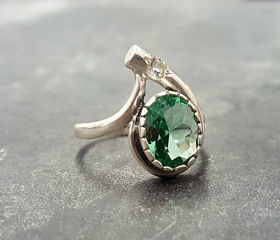 Created Emerald Ring made in 925 Sterling Silver with Oval Created Green Emerald in Prong setting, May Birthstone gift idea, symbolizes, ideal for everyday wear and perfect for birthday gifting and special occasions.
