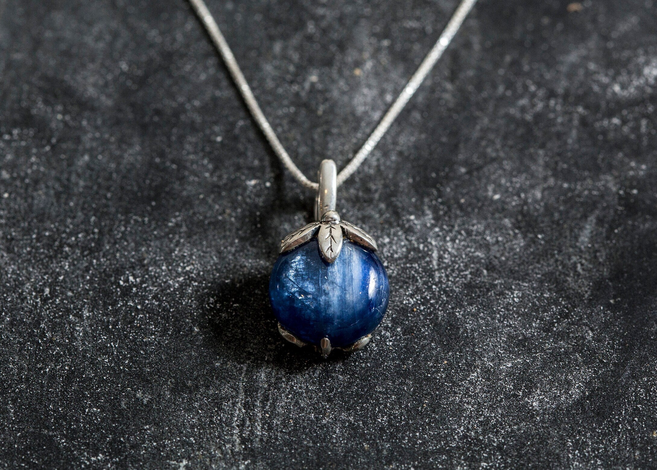 Leaf Pendant, Kyanite Pendant, Natural Kyanite, Flower Pendant, Blue Flower Pendant, Blue Pendant, African Stone, Silver Pendant, Kyanite
