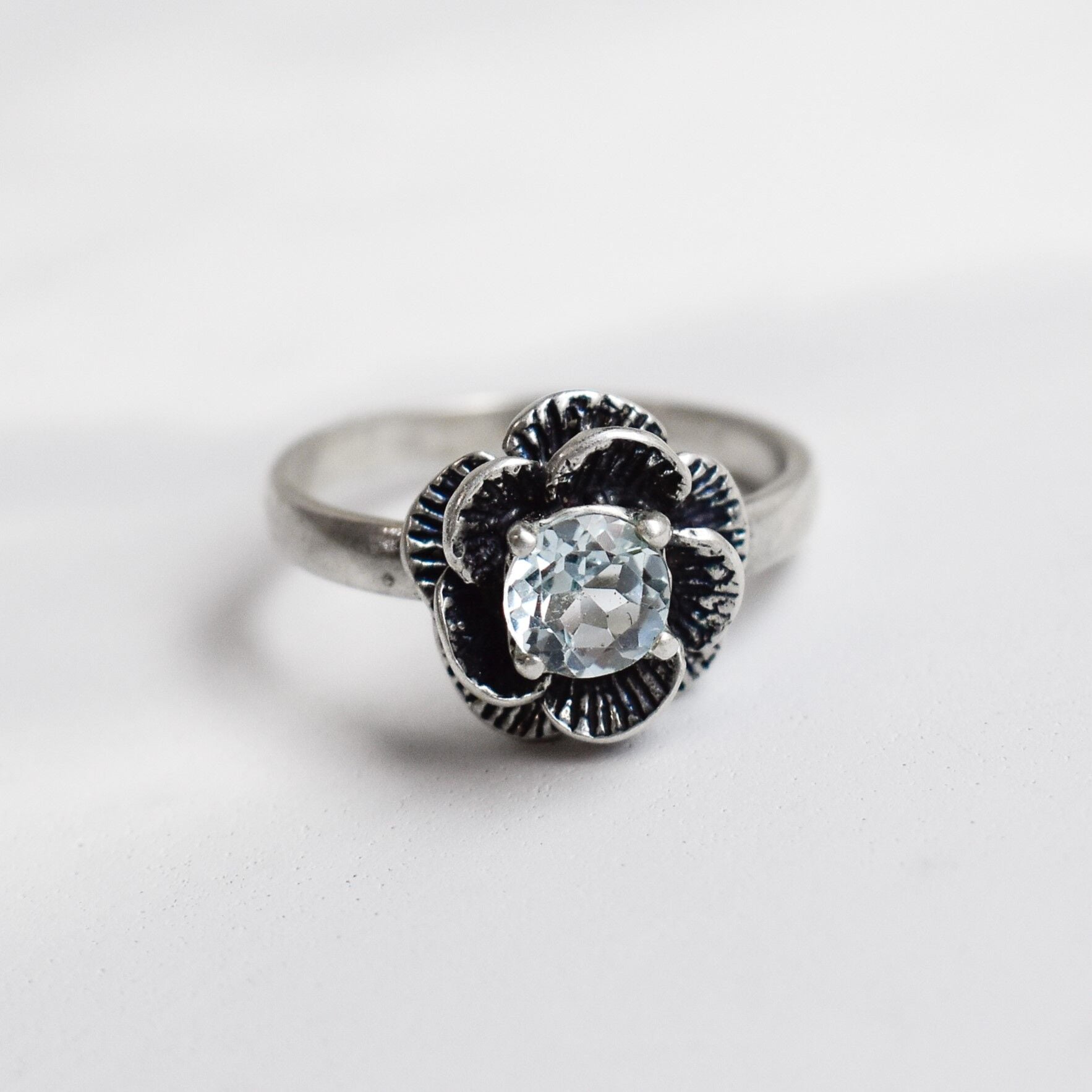 Blue Topaz Ring, Topaz Ring, Natural Blue Topaz, Vintage Flower Ring, December Birthstone, Blue Flower Ring, Solid Silver Ring, Blue Topaz