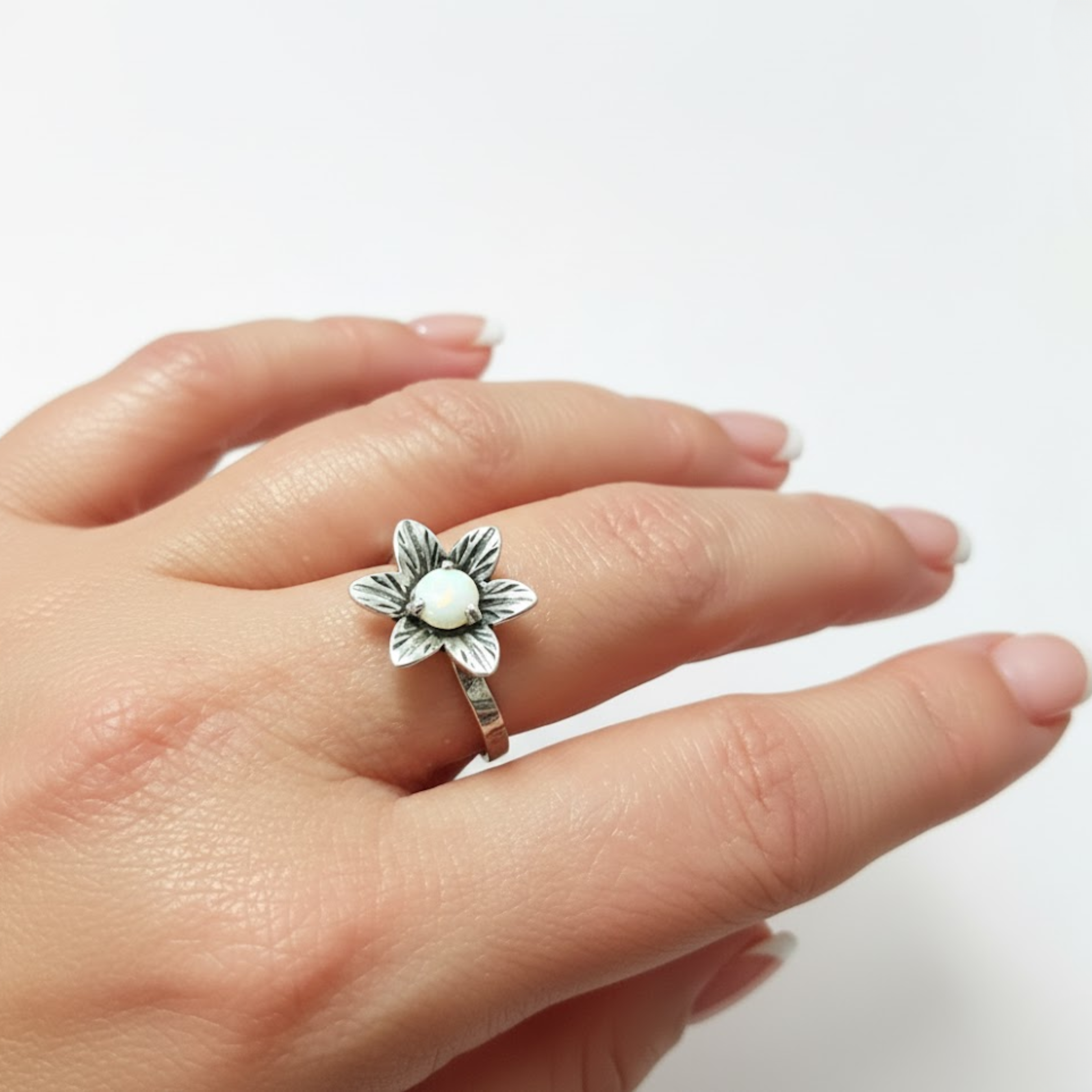 Natural Australian Opal Ring in 925 Sterling Silver, featuring a round Opal stone, perfect for birthdays and special occasions.
