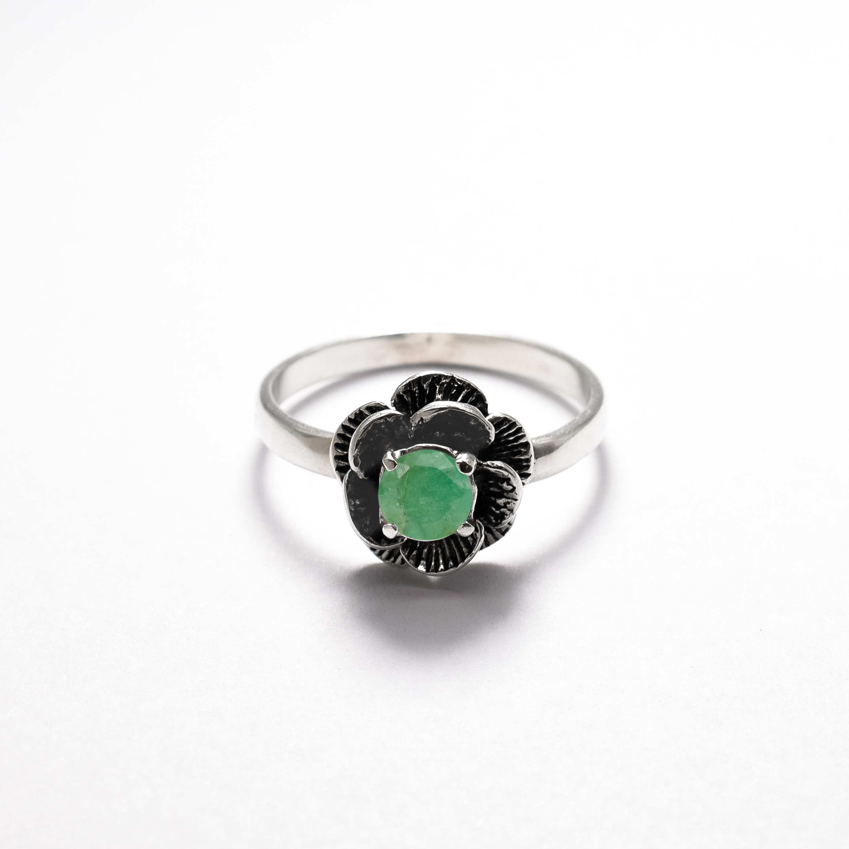 Natural Emerald Ring made in 925 Sterling Silver with Round Natural Green Emerald in Prong setting, May Birthstone gift idea, symbolizes growth, harmony, and deep emotional healing, ideal for everyday wear and perfect for birthday gifting and special occasions.