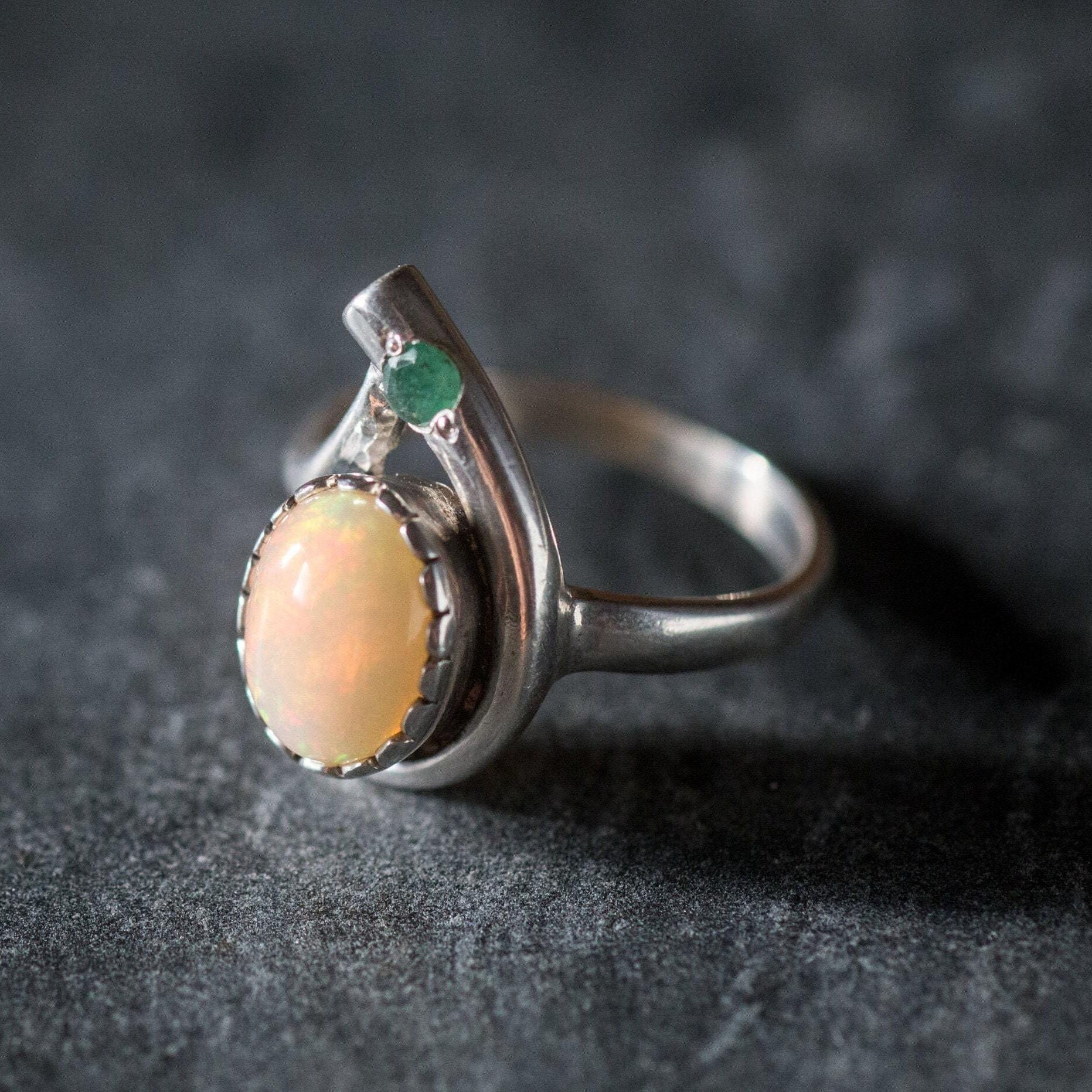 Gorgeous Opal Ring in 925 Sterling Silver showcasing a luminous White Opal, a thoughtful gift for any occasion.