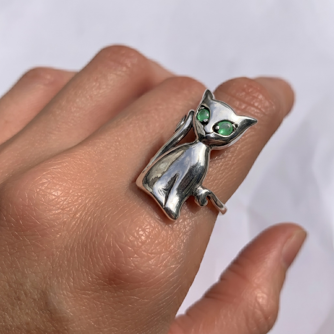 Elegant 925 Sterling Silver Natural Emerald Ring with Prong setting, a meaningful May birthstone gift for any occasion.