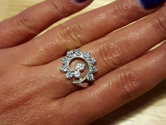 Unique Blue Topaz Ring, Natural Blue Topaz, Vintage Rings, December Birthstone, Twirl Ring, December Ring, Blue Ring, Silver Ring, Topaz