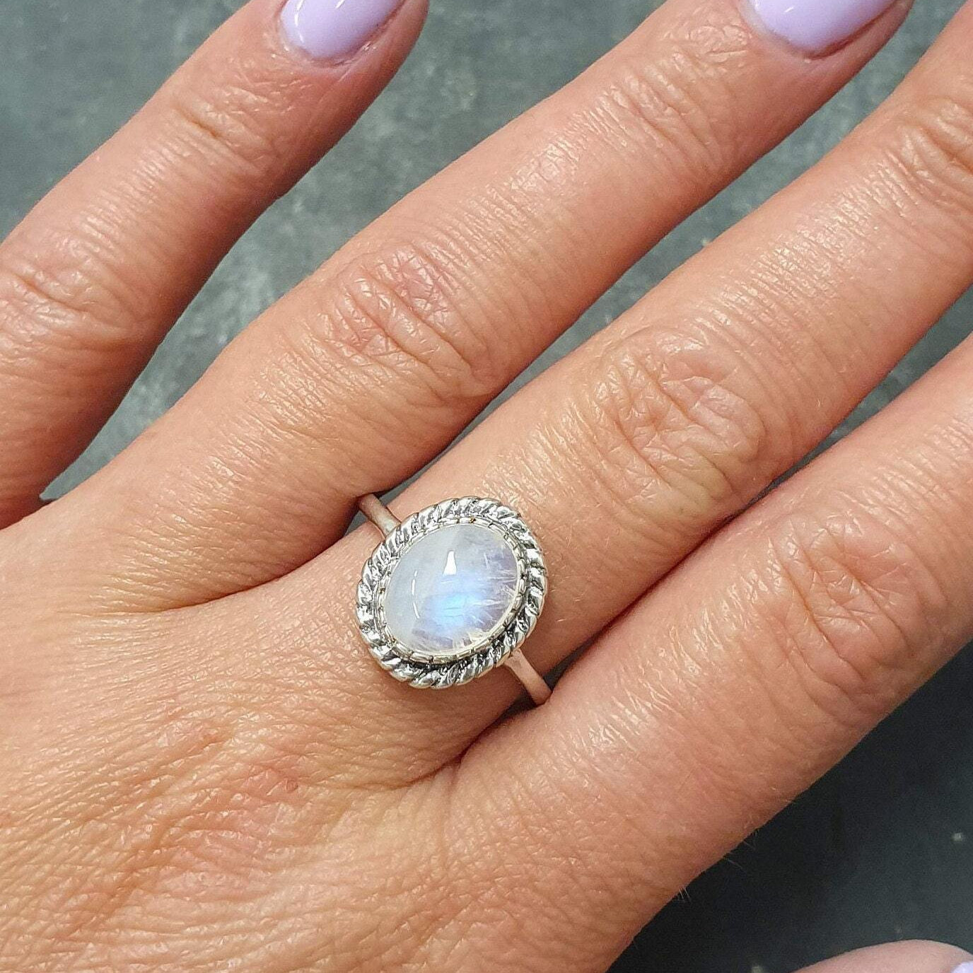 Moonstone Ring, Natural Rainbow Moonstone, Vintage Ring, June Birthstone, White Ring, Antique Ring, June Ring, Solid Silver Ring, Moonstone