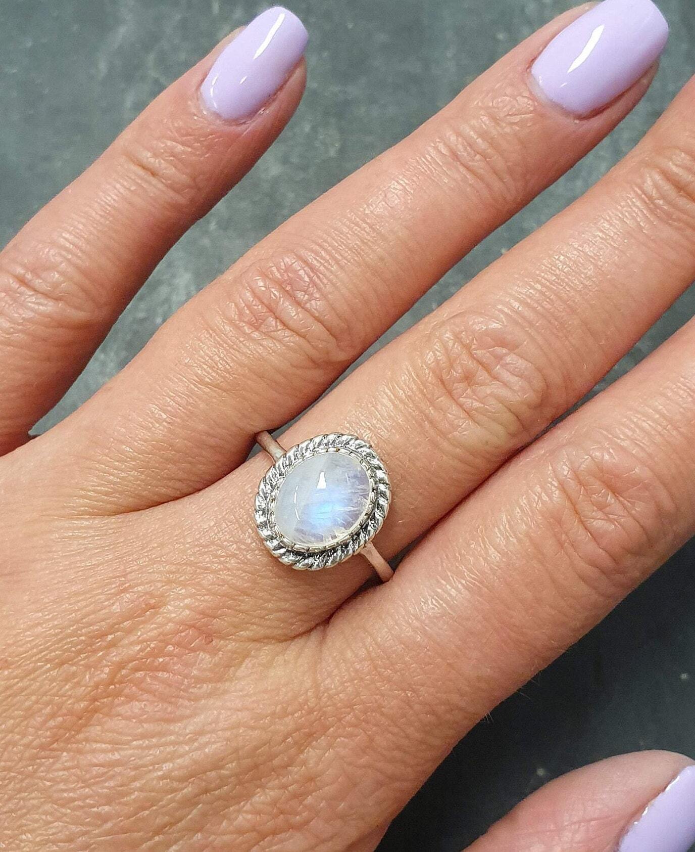 Moonstone Ring, Natural Rainbow Moonstone, Vintage Ring, June Birthstone, White Ring, Antique Ring, June Ring, Solid Silver Ring, Moonstone