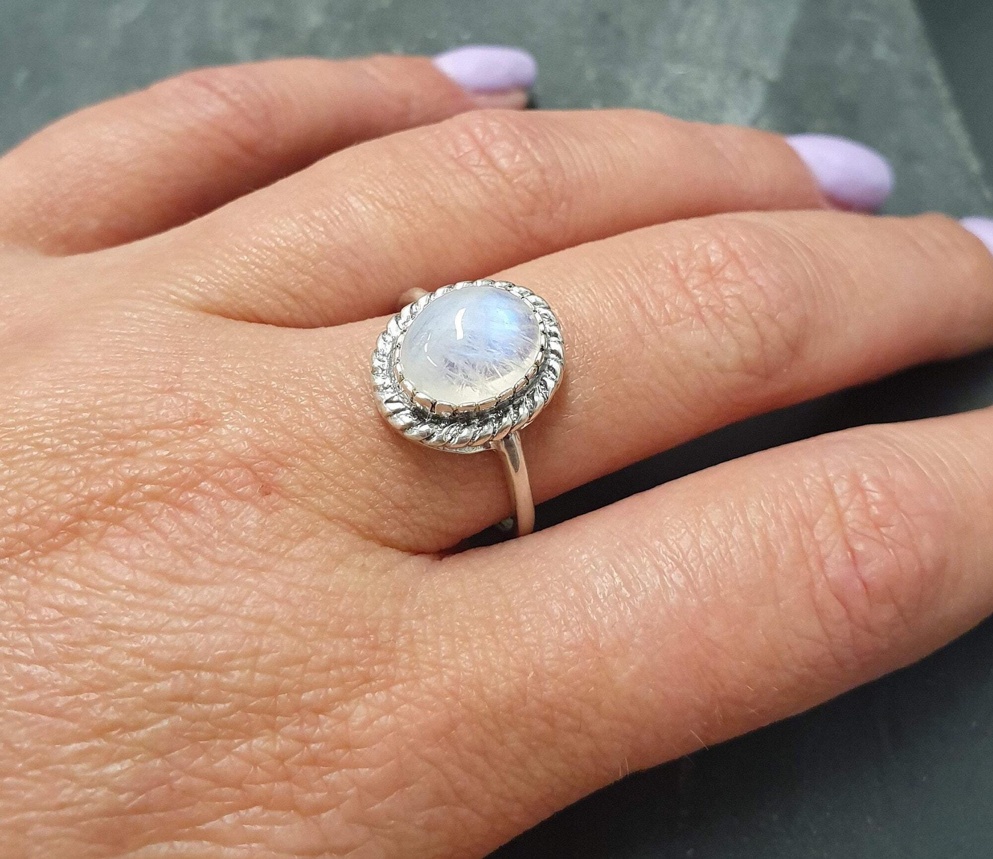 Moonstone Ring, Natural Rainbow Moonstone, Vintage Ring, June Birthstone, White Ring, Antique Ring, June Ring, Solid Silver Ring, Moonstone