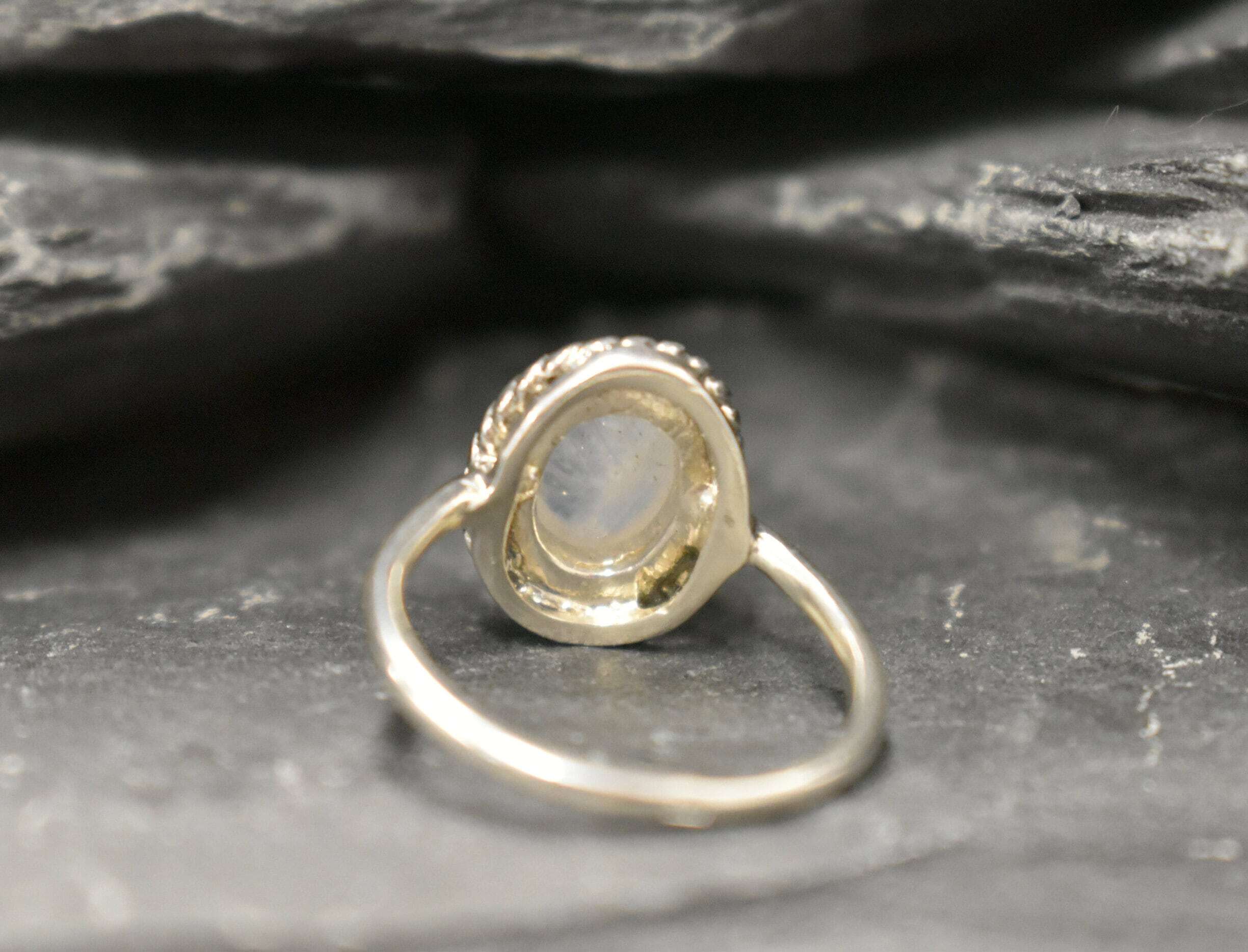 Moonstone Ring, Natural Rainbow Moonstone, Vintage Ring, June Birthstone, White Ring, Antique Ring, June Ring, Solid Silver Ring, Moonstone