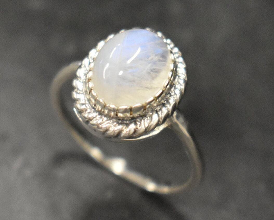 Moonstone Ring, Natural Rainbow Moonstone, Vintage Ring, June Birthstone, White Ring, Antique Ring, June Ring, Solid Silver Ring, Moonstone