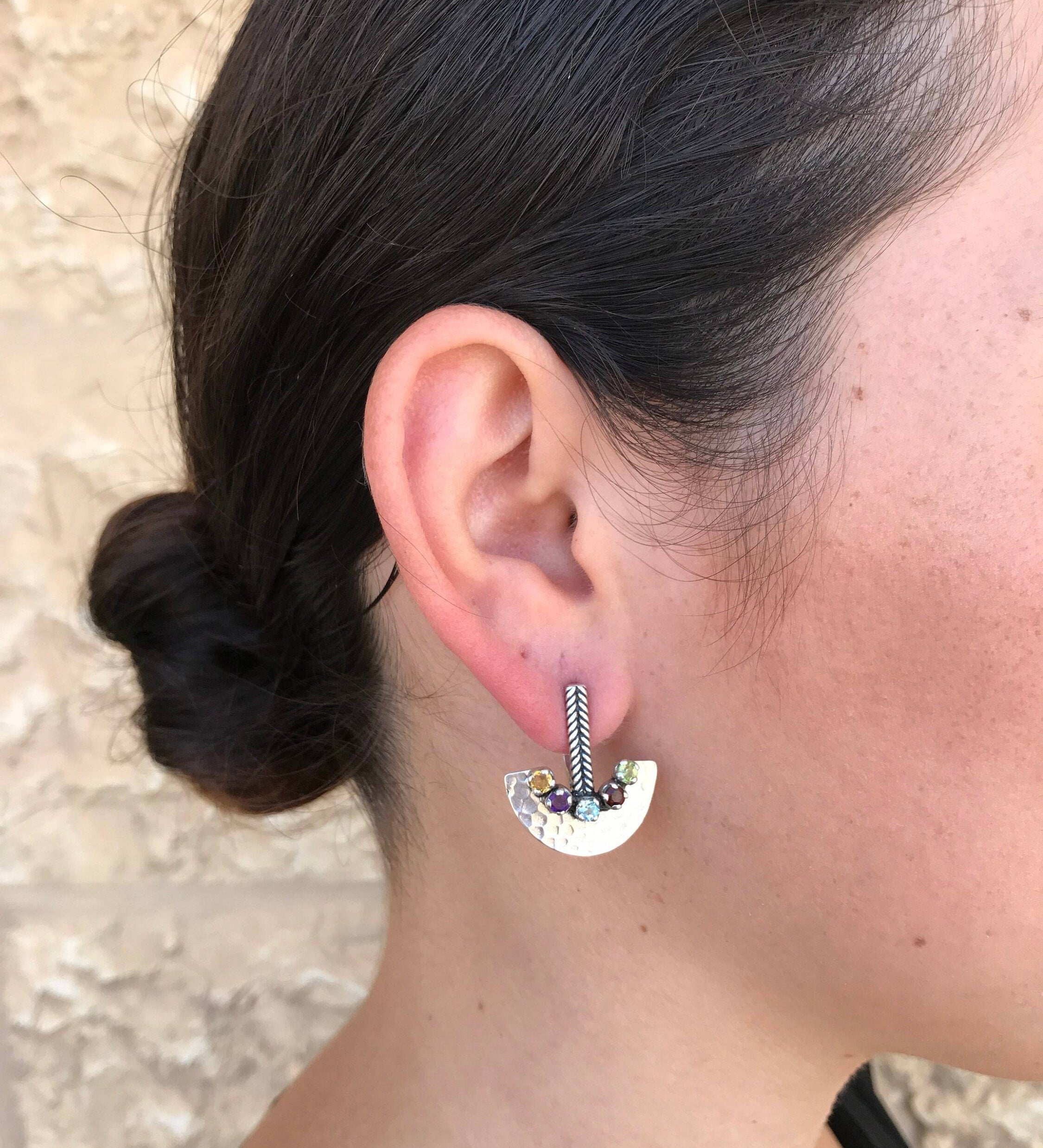 Natural Emerald Earrings in 925 Sterling Silver, featuring a round emerald, perfect for May birthdays and special occasions.