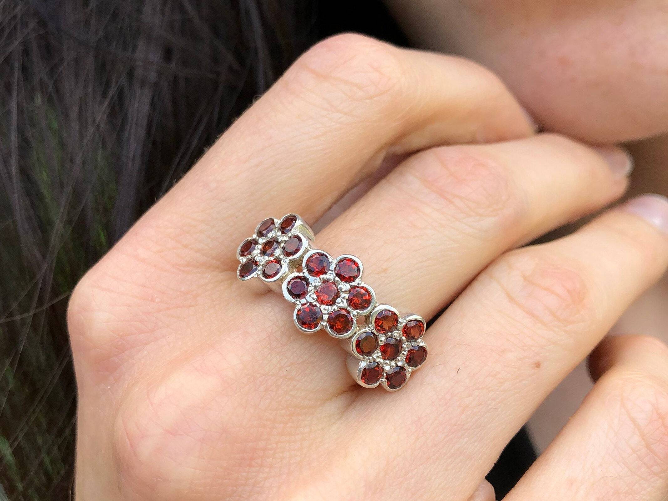 Flower Band, Natural Garnet Ring, Vintage Ring, Red Flower Ring, Garnet Band, Wide Band, Red Flower Band, Three Flowers, Solid Silver Ring