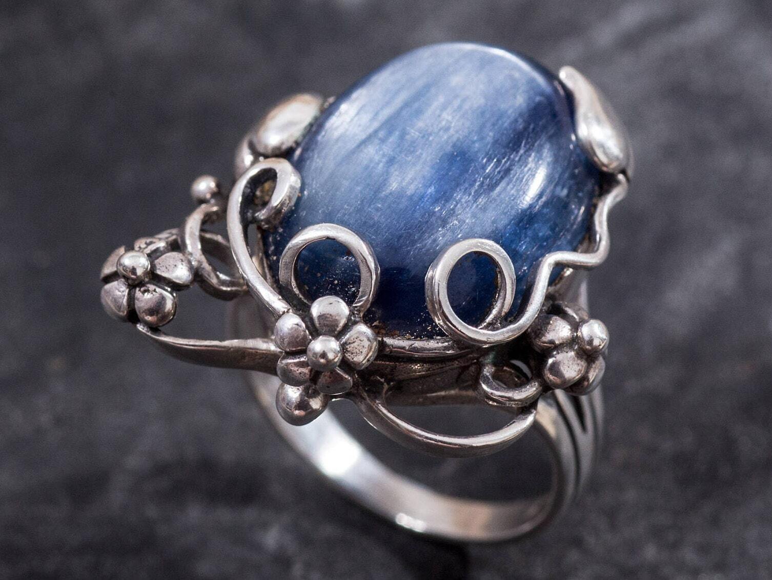 Kyanite Ring, Blue Kyanite, Natural Kyanite, Flowers Ring, Blue Kyanite Ring, Large Stone Ring, Large Kyanite, Vintage Ring, Silver Ring