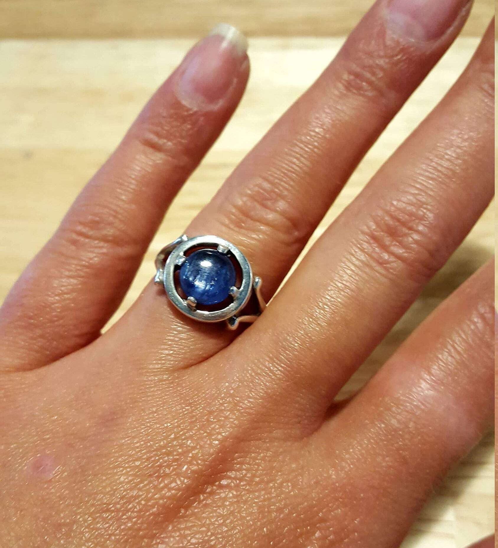 Genuine Kyanite, Blue Kyanite Ring, Natural Kyanite, Vintage Blue Rings, Deep Blue Stone, Unique Ring Design, Solid Silver Ring, Kyanite