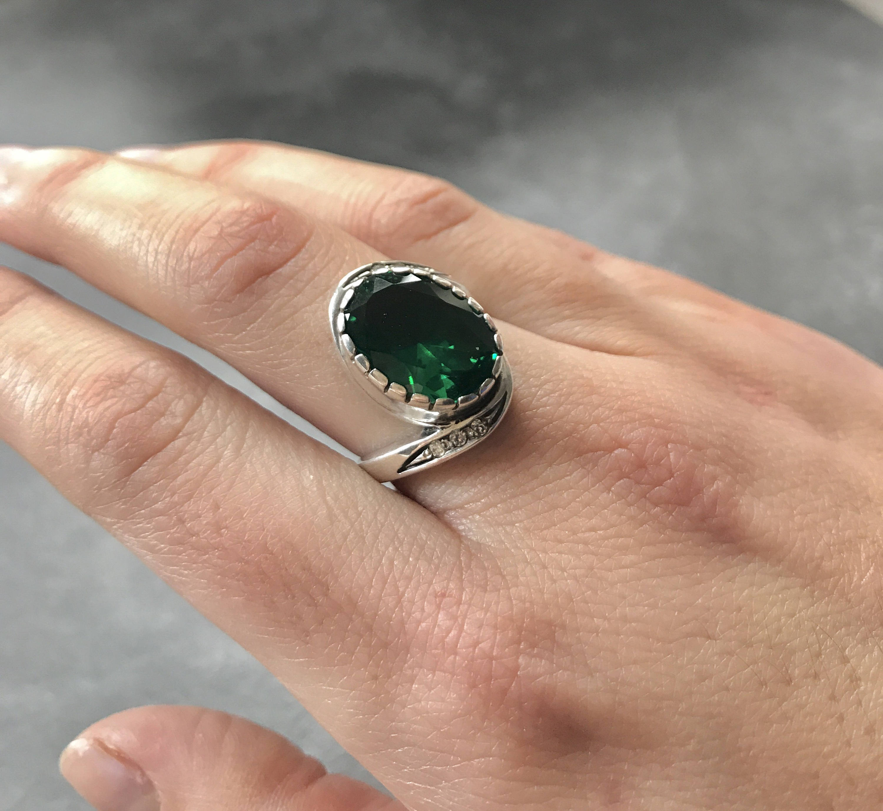 Elegant 925 Sterling Silver ring featuring a stunning oval Created Green Emerald, ideal for birthdays and special occasions.