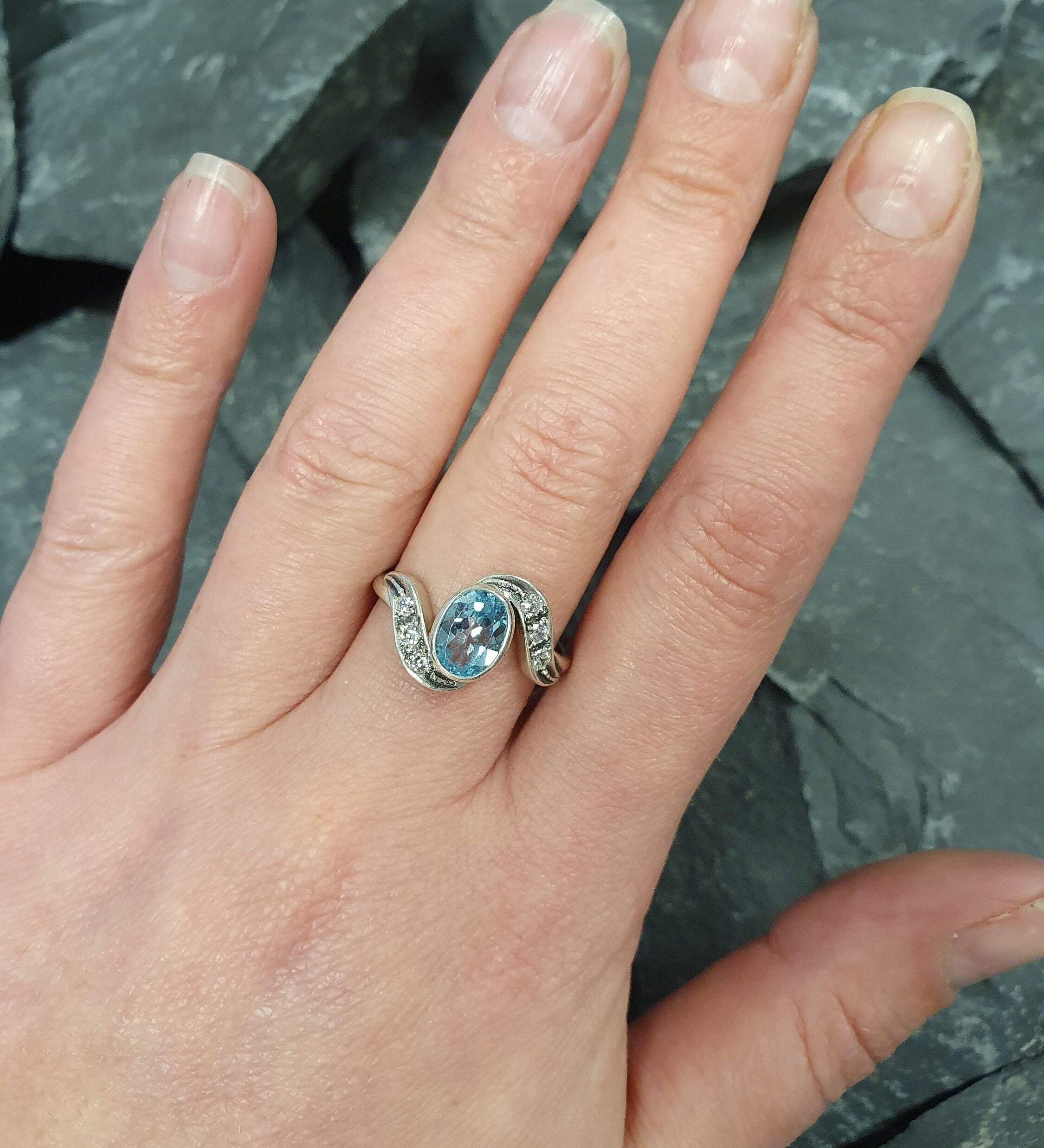 Delicate Blue Topaz Ring, Bezel Blue Topaz Ring, Sparkly Ring, Dainty Ring, Anniversary Gift, Gift for Her, Blue Ring, 925 Sterling Silver